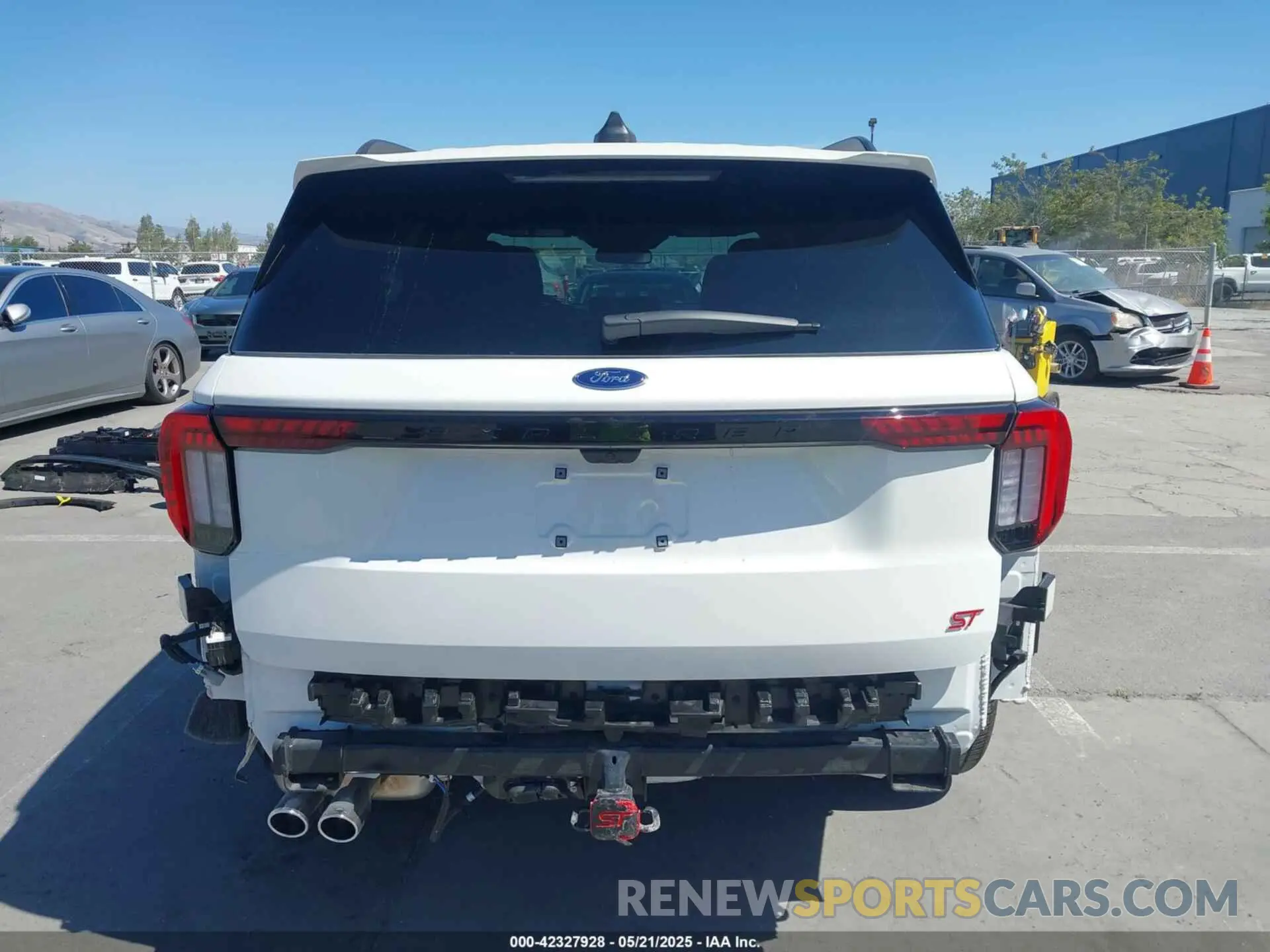 17 Photograph of a damaged car 1FMWK7GC9SGB59179 FORD EXPLORER 2025