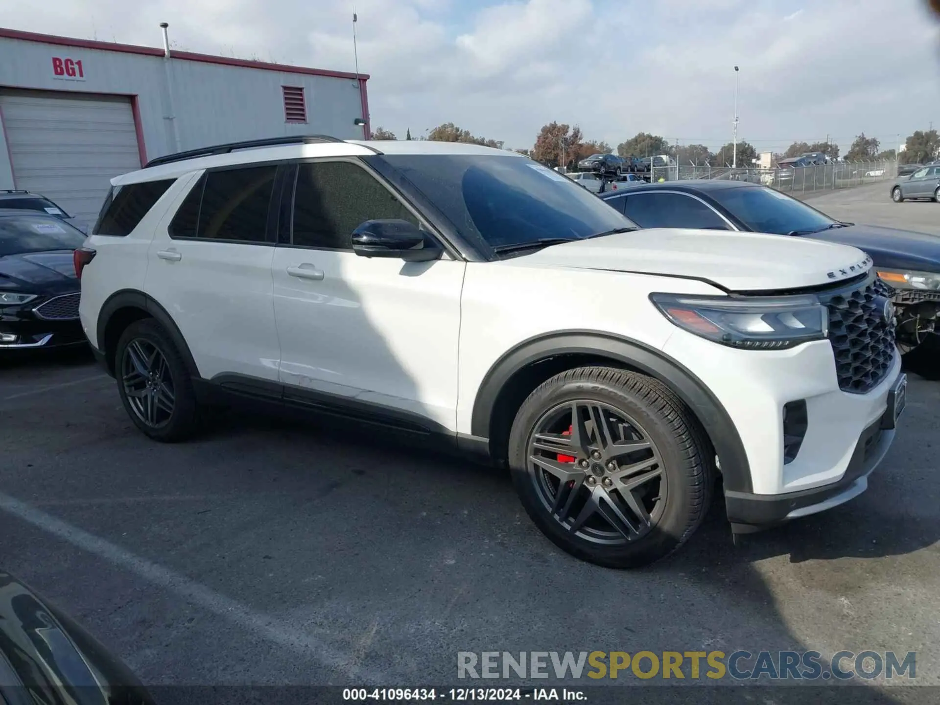 13 Фотография поврежденного автомобиля 1FMWK8GC3SGA12569 FORD EXPLORER 2025