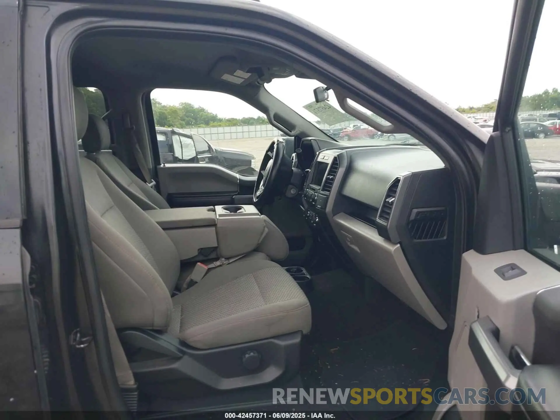5 Photograph of a damaged car 1FTEW1C55KFB18644 FORD F-150 2019