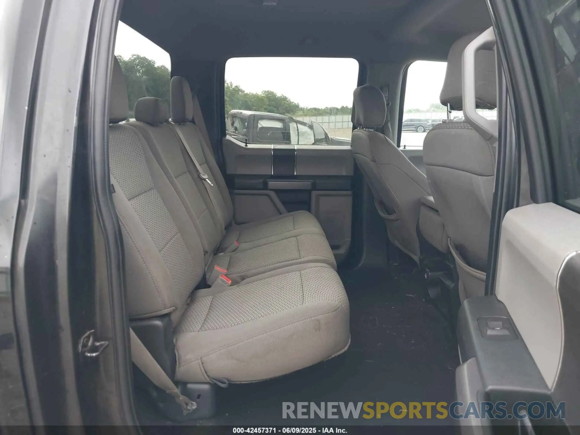 8 Photograph of a damaged car 1FTEW1C55KFB18644 FORD F-150 2019