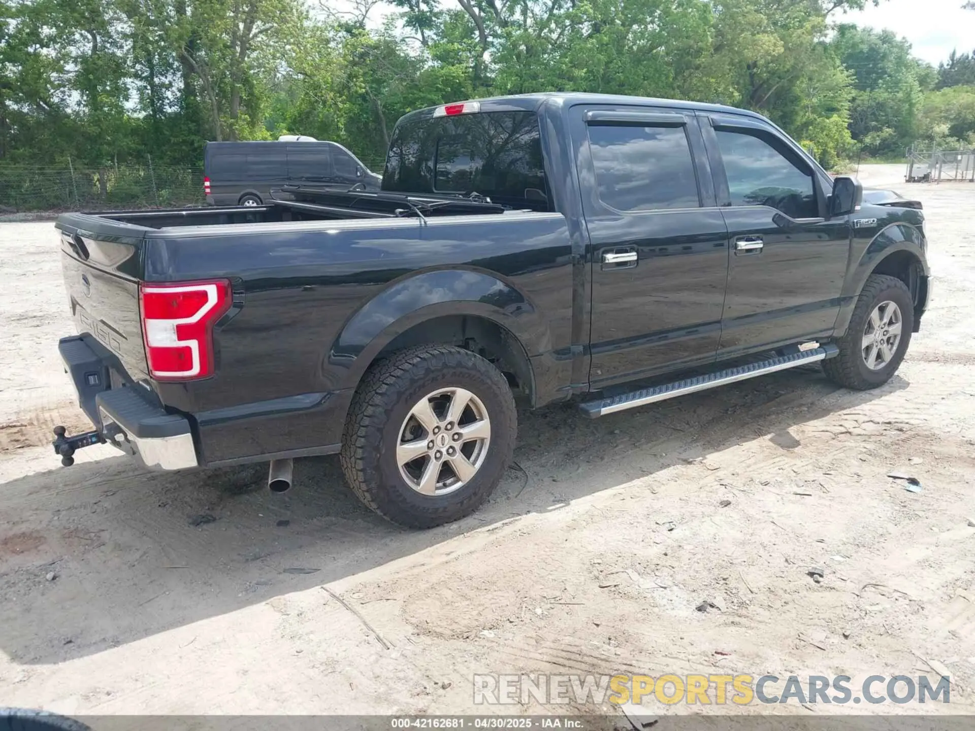4 Photograph of a damaged car 1FTEW1CP0KFD48612 FORD F-150 2019