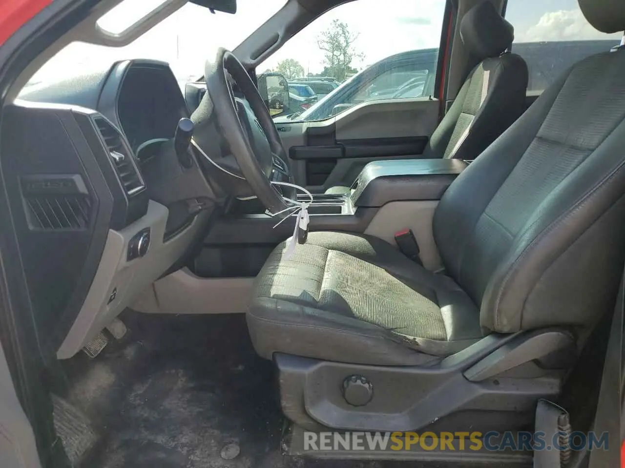 7 Photograph of a damaged car 1FTEW1CP1KKD03976 FORD F-150 2019