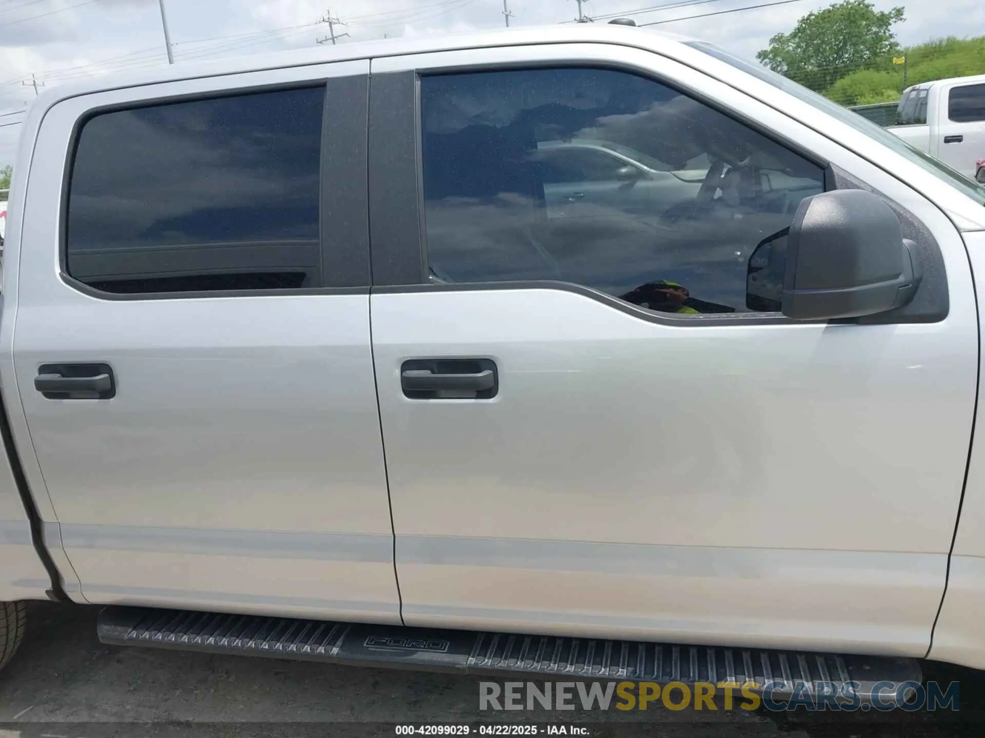 13 Photograph of a damaged car 1FTEW1CPXKKC96722 FORD F-150 2019