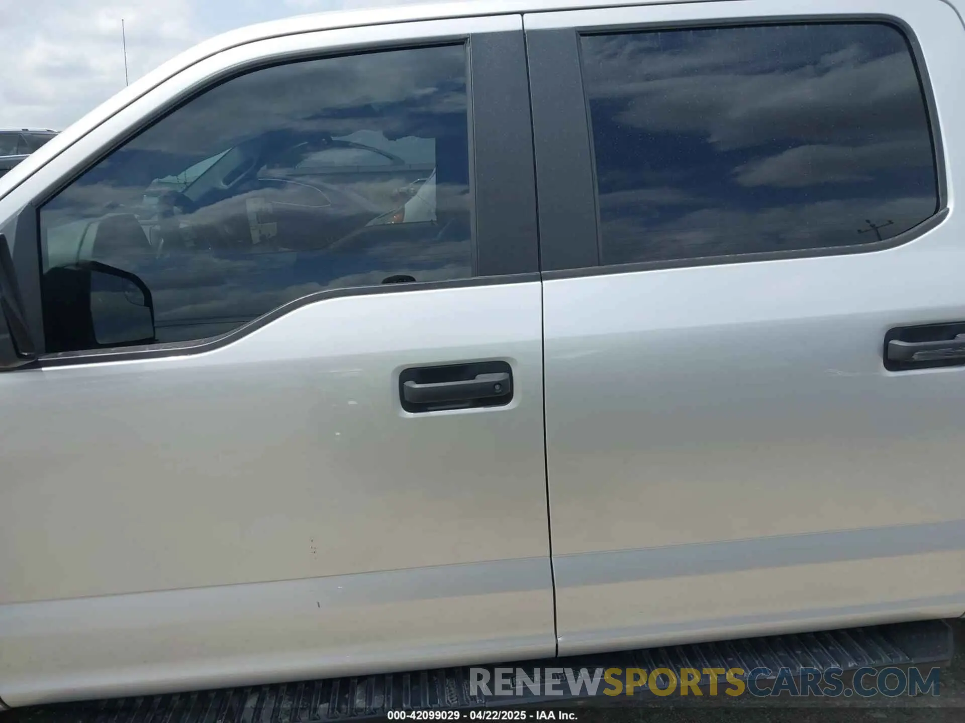 14 Photograph of a damaged car 1FTEW1CPXKKC96722 FORD F-150 2019