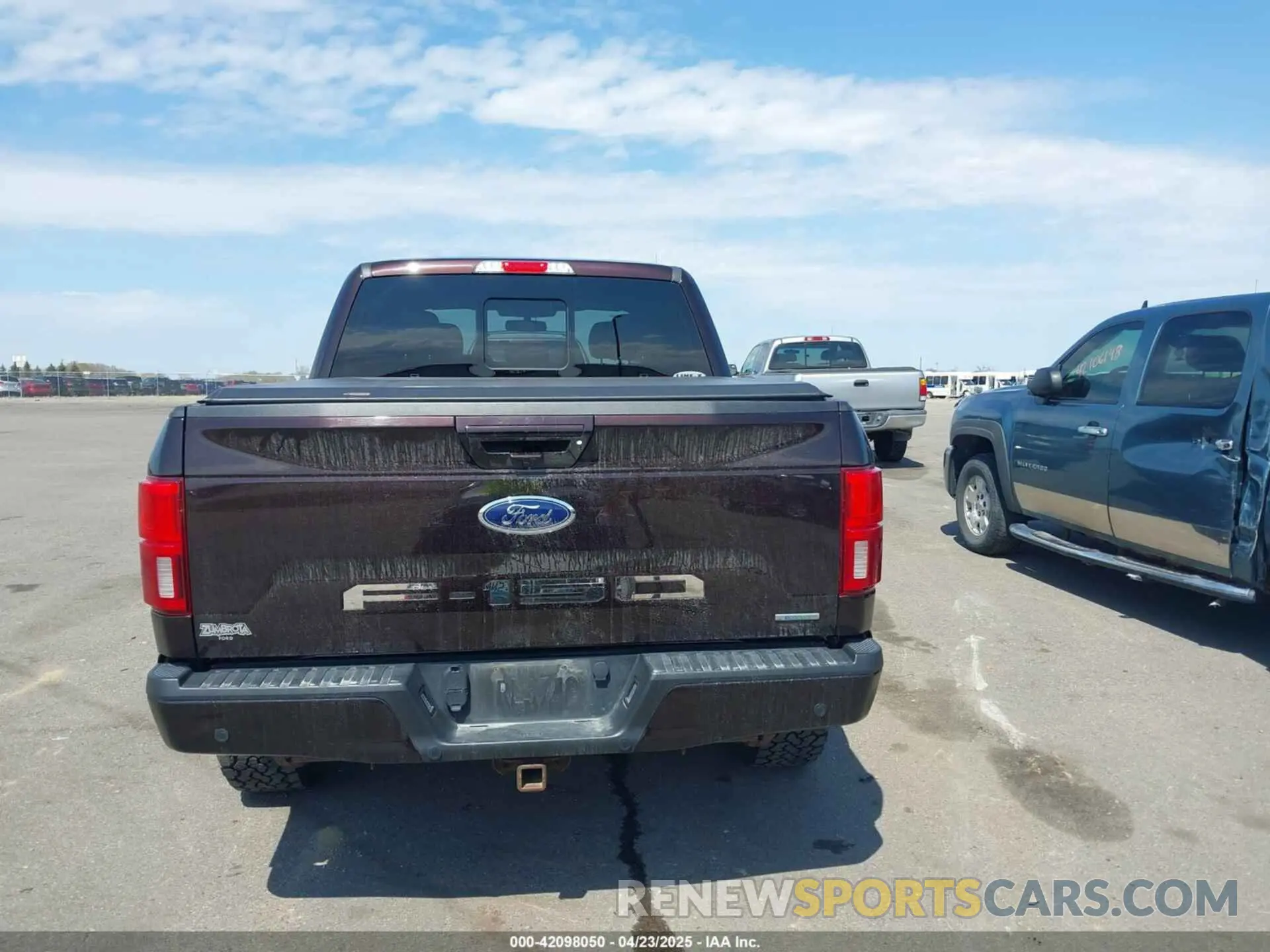 17 Photograph of a damaged car 1FTEW1E40KKE24565 FORD F-150 2019