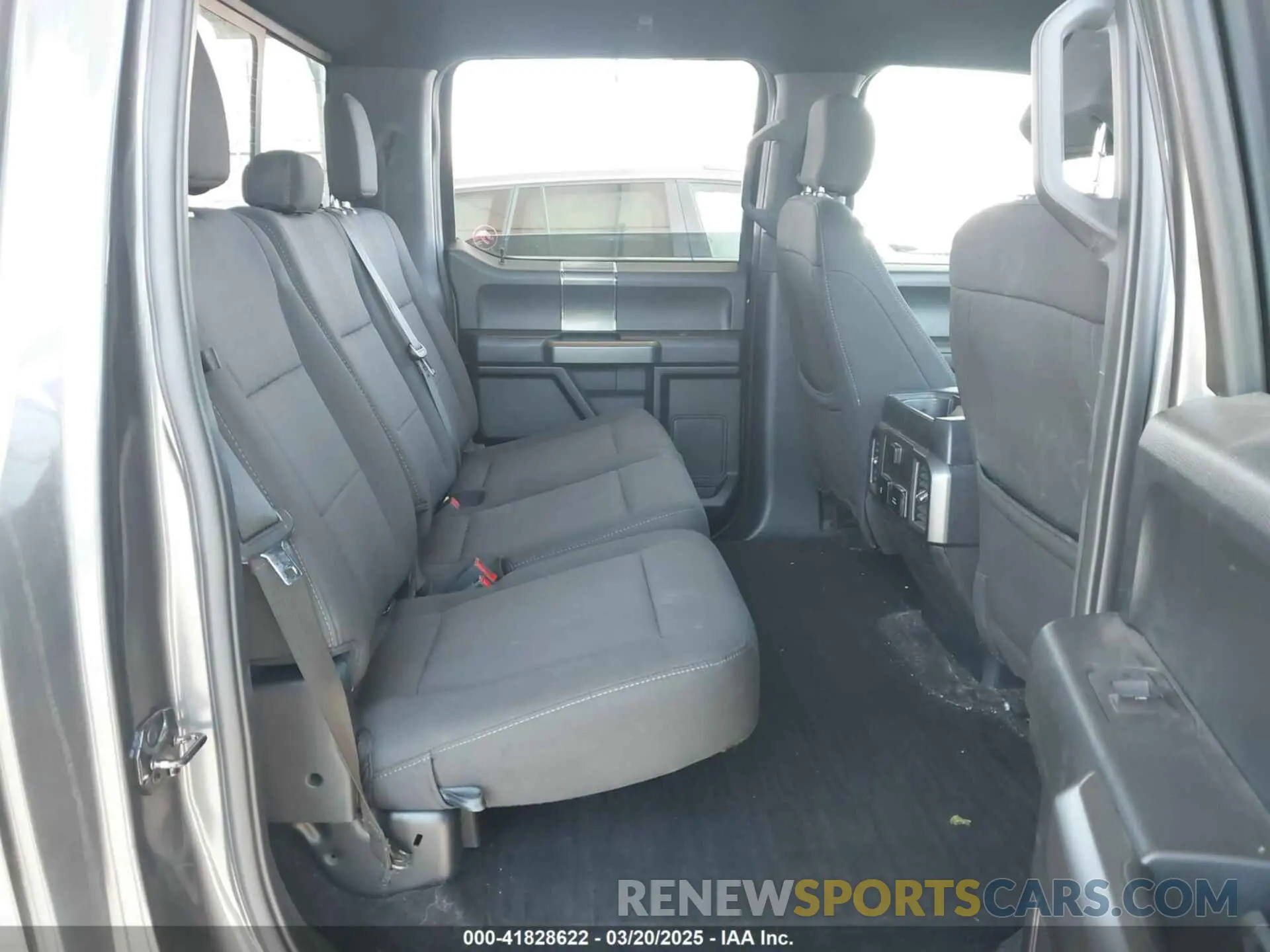 8 Фотография поврежденного автомобиля 1FTEW1E41KKC35889 FORD F-150 2019