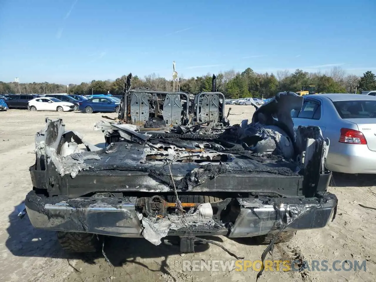 6 Фотография поврежденного автомобиля 1FTEW1E43KFA81713 FORD F-150 2019