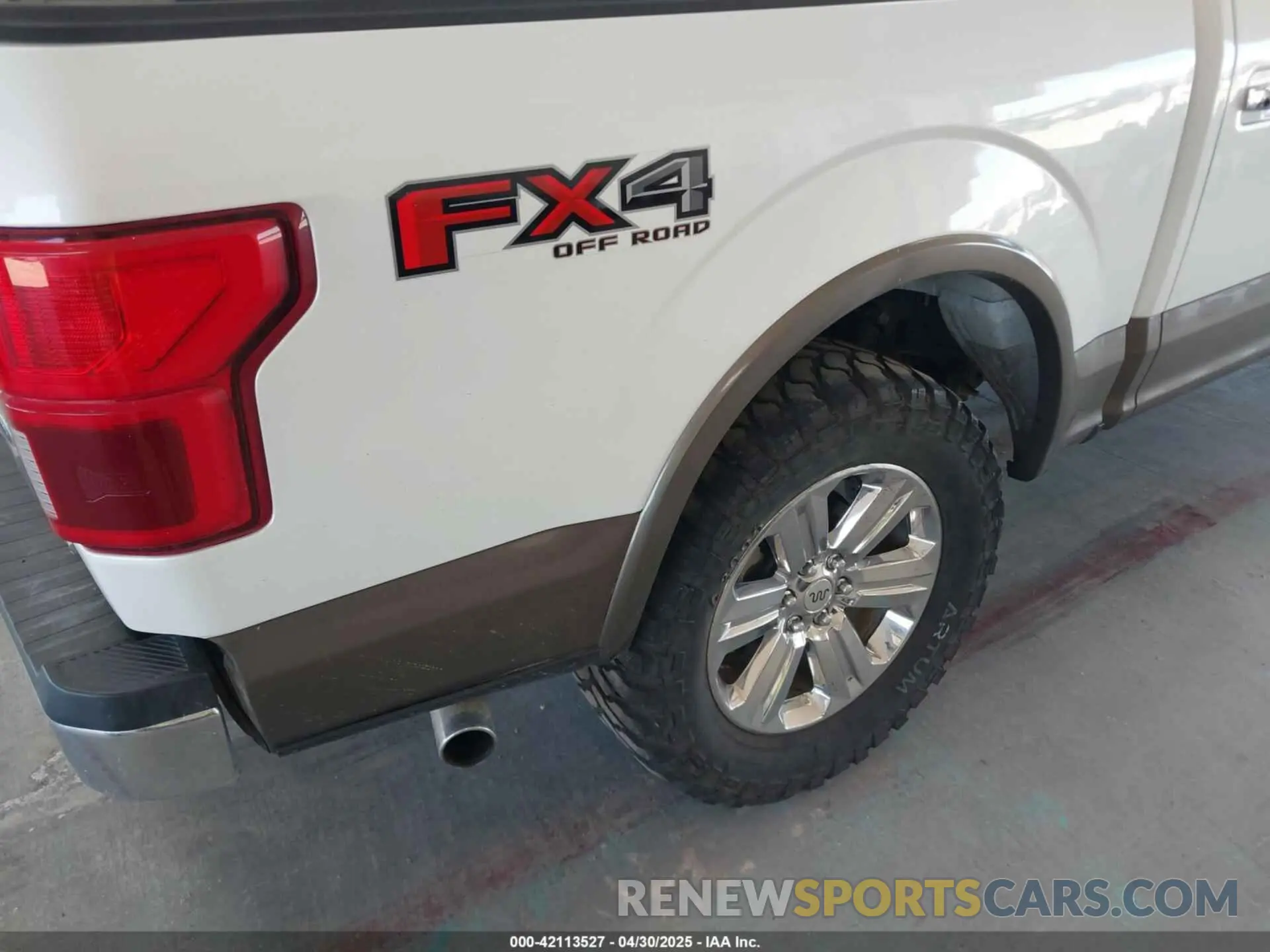 17 Фотография поврежденного автомобиля 1FTEW1E43KFB11986 FORD F-150 2019