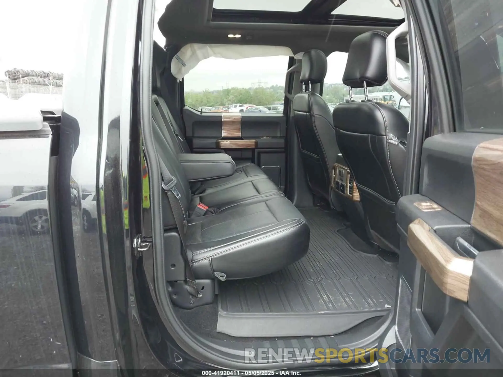 8 Photograph of a damaged car 1FTEW1E46KKD61875 FORD F-150 2019