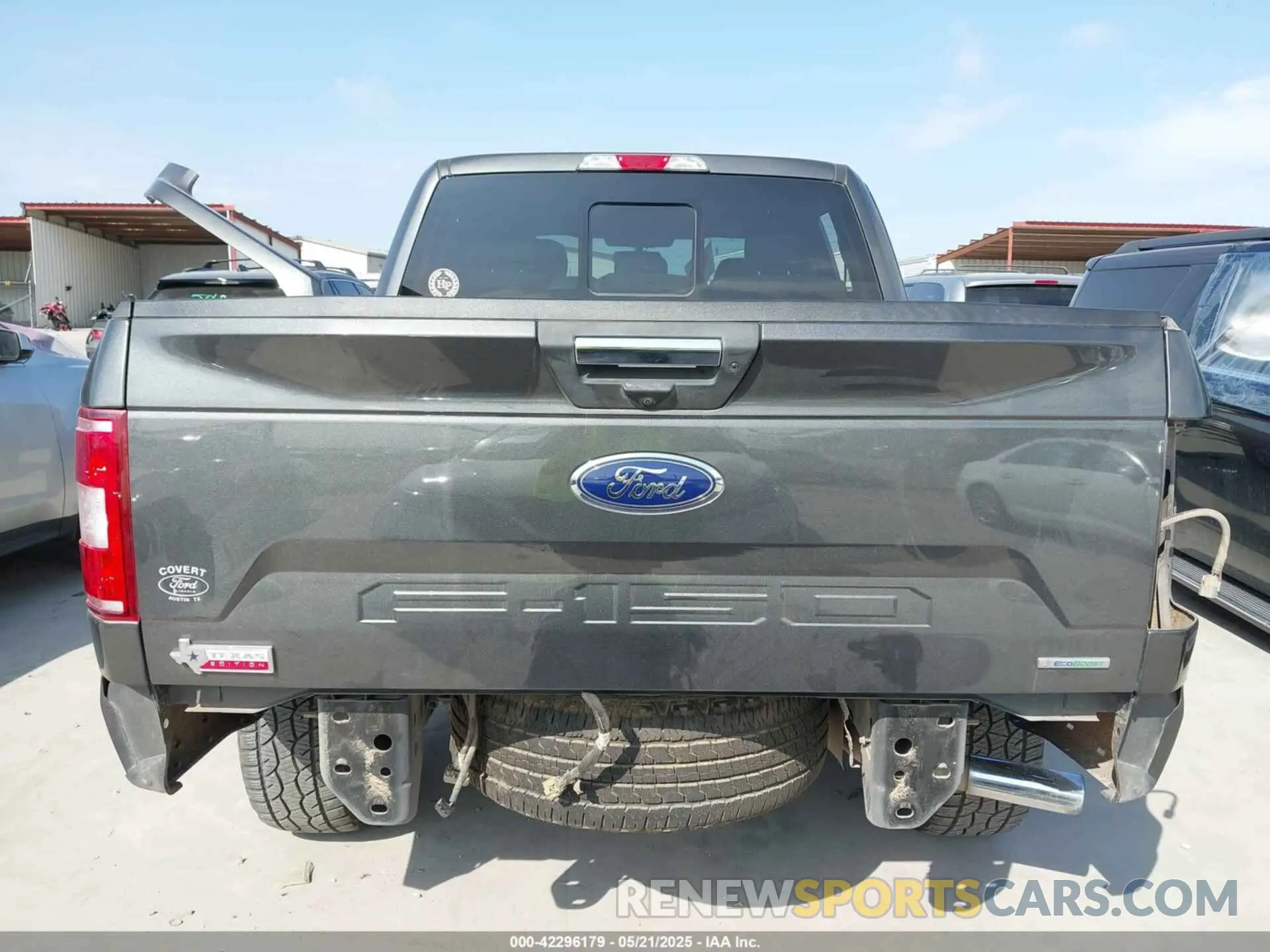 17 Photograph of a damaged car 1FTEW1E46KKF26646 FORD F-150 2019