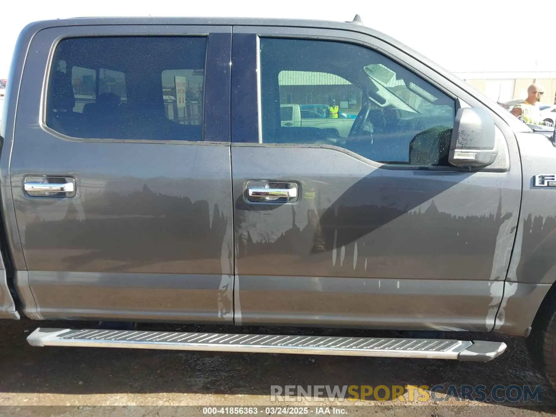 13 Photograph of a damaged car 1FTEW1E47KKE13904 FORD F-150 2019