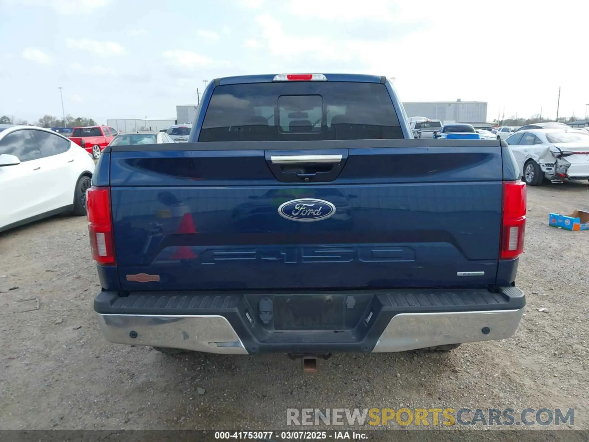 17 Photograph of a damaged car 1FTEW1E48KKD81142 FORD F-150 2019
