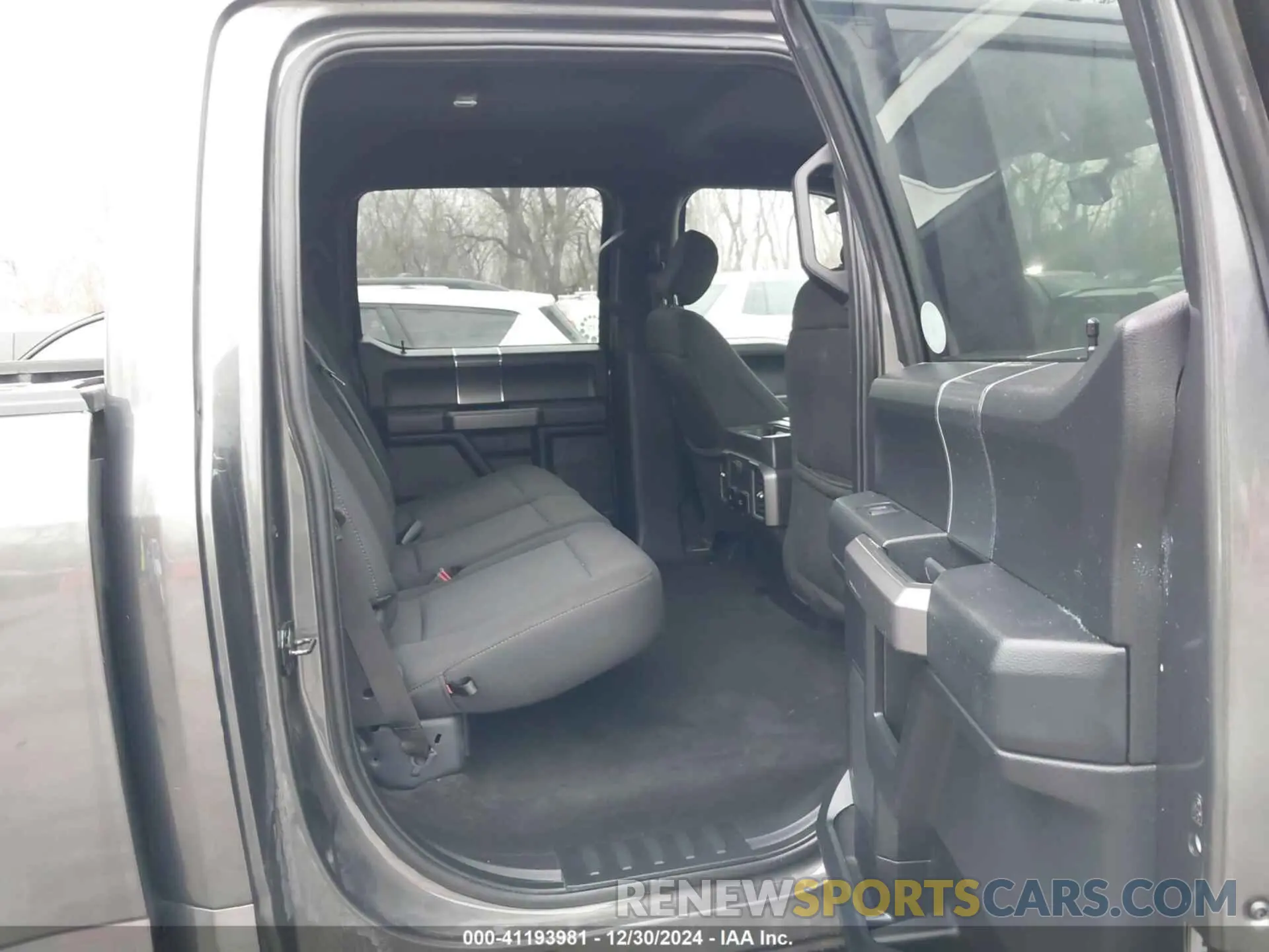 8 Фотография поврежденного автомобиля 1FTEW1E49KFB29702 FORD F-150 2019