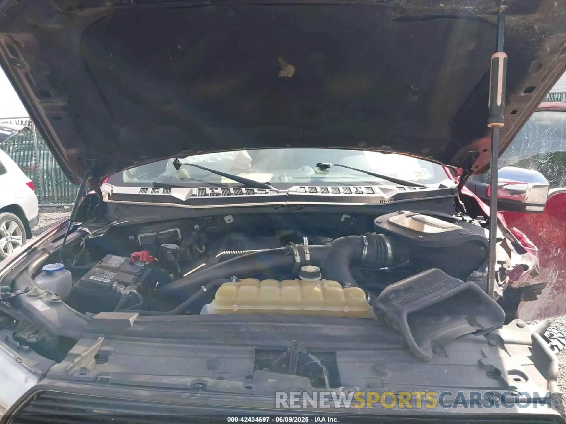 10 Photograph of a damaged car 1FTEW1E4XKFC83139 FORD F-150 2019