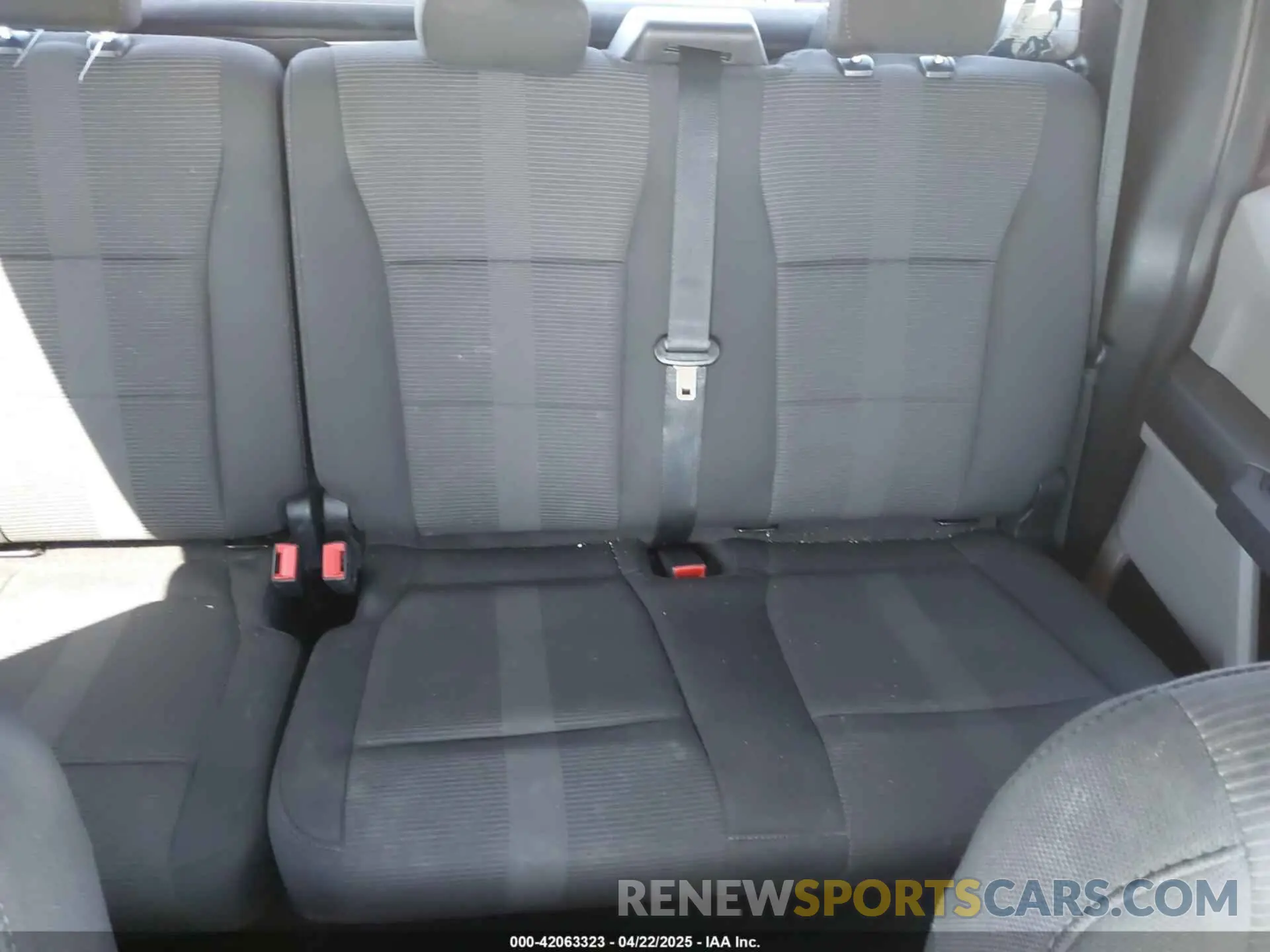 18 Photograph of a damaged car 1FTEW1E4XKKE93960 FORD F-150 2019