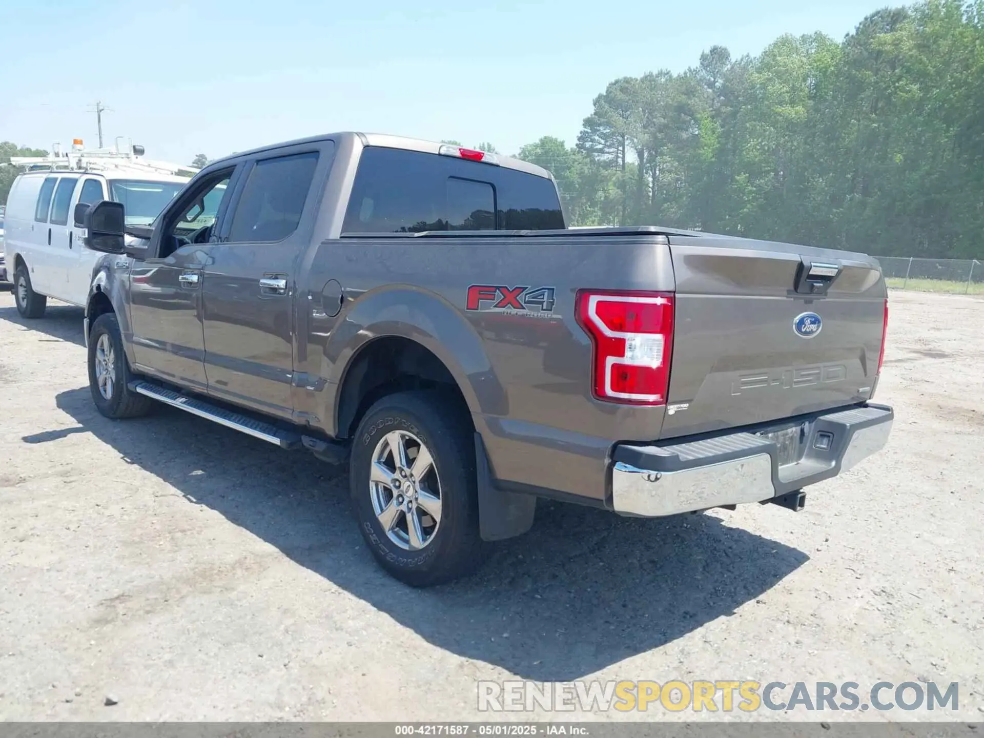 3 Фотография поврежденного автомобиля 1FTEW1E4XKKF30179 FORD F-150 2019