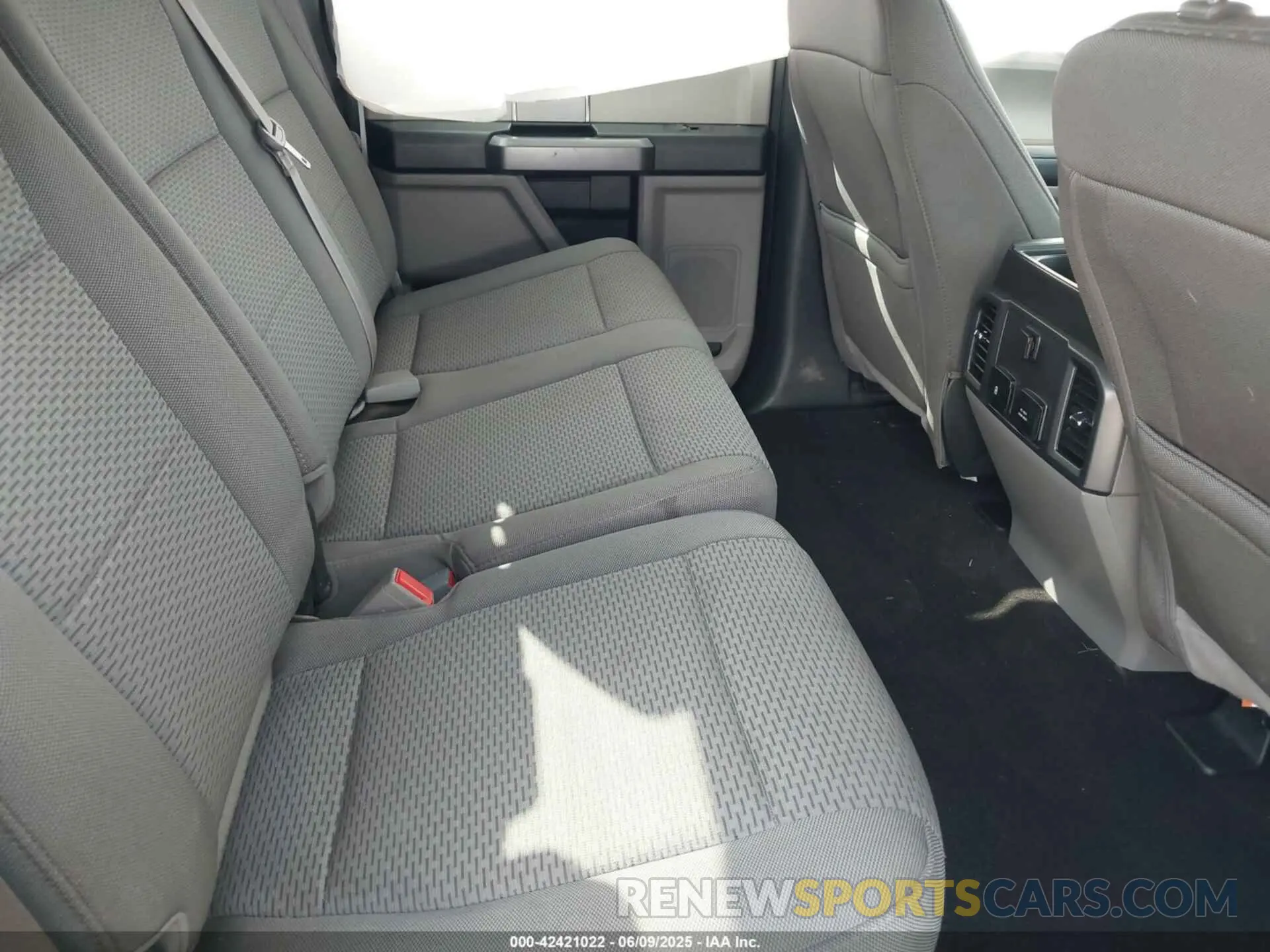 8 Photograph of a damaged car 1FTEW1E50KKE04180 FORD F-150 2019