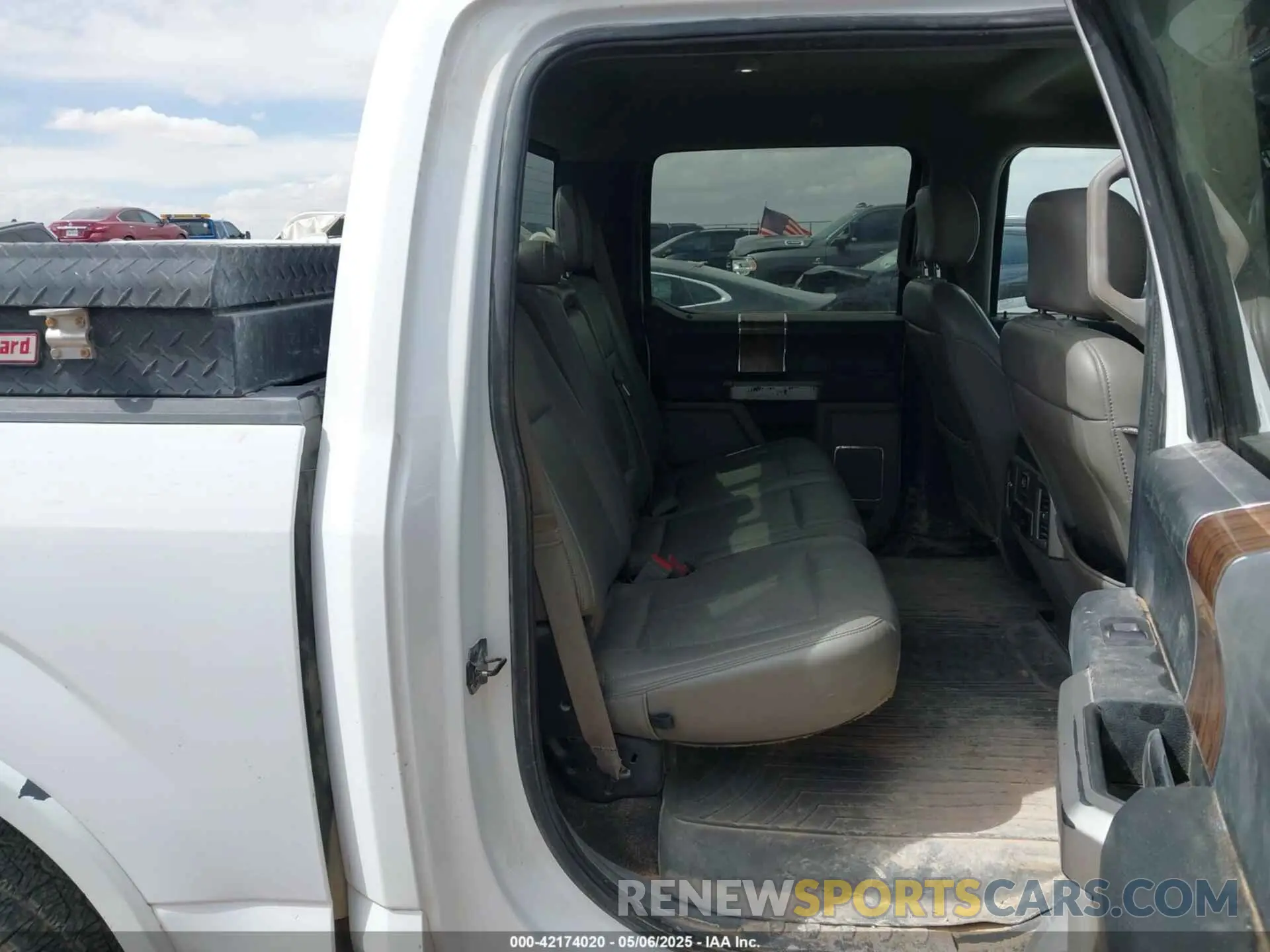 8 Photograph of a damaged car 1FTEW1E51KKD31014 FORD F-150 2019