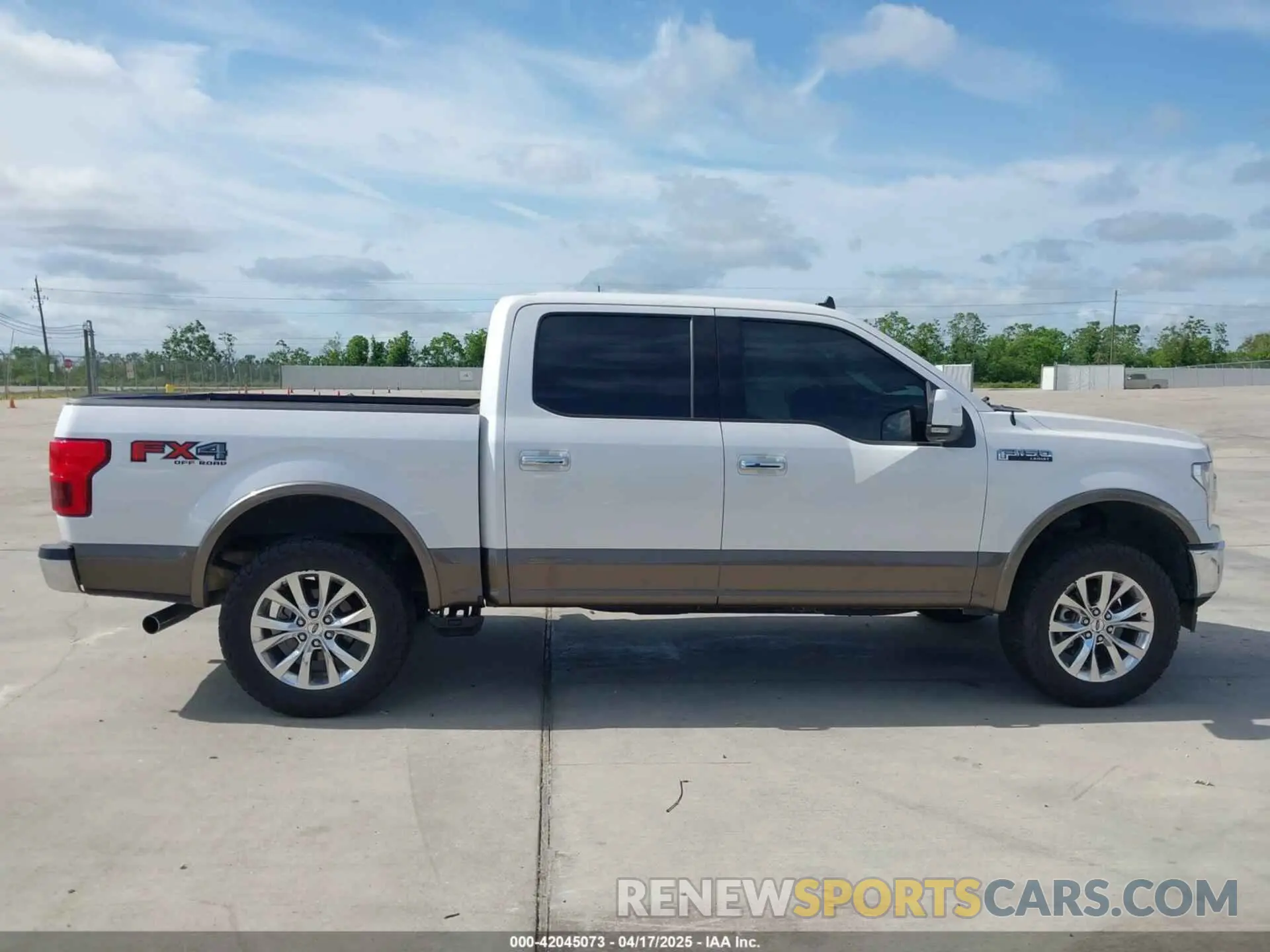 12 Фотография поврежденного автомобиля 1FTEW1E55KKE88920 FORD F-150 2019