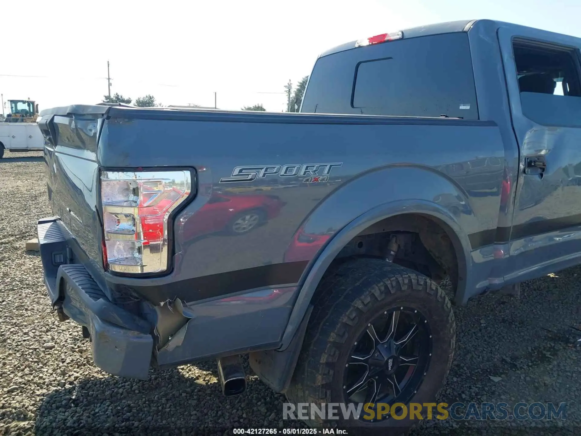 18 Photograph of a damaged car 1FTEW1E56KFB06998 FORD F-150 2019