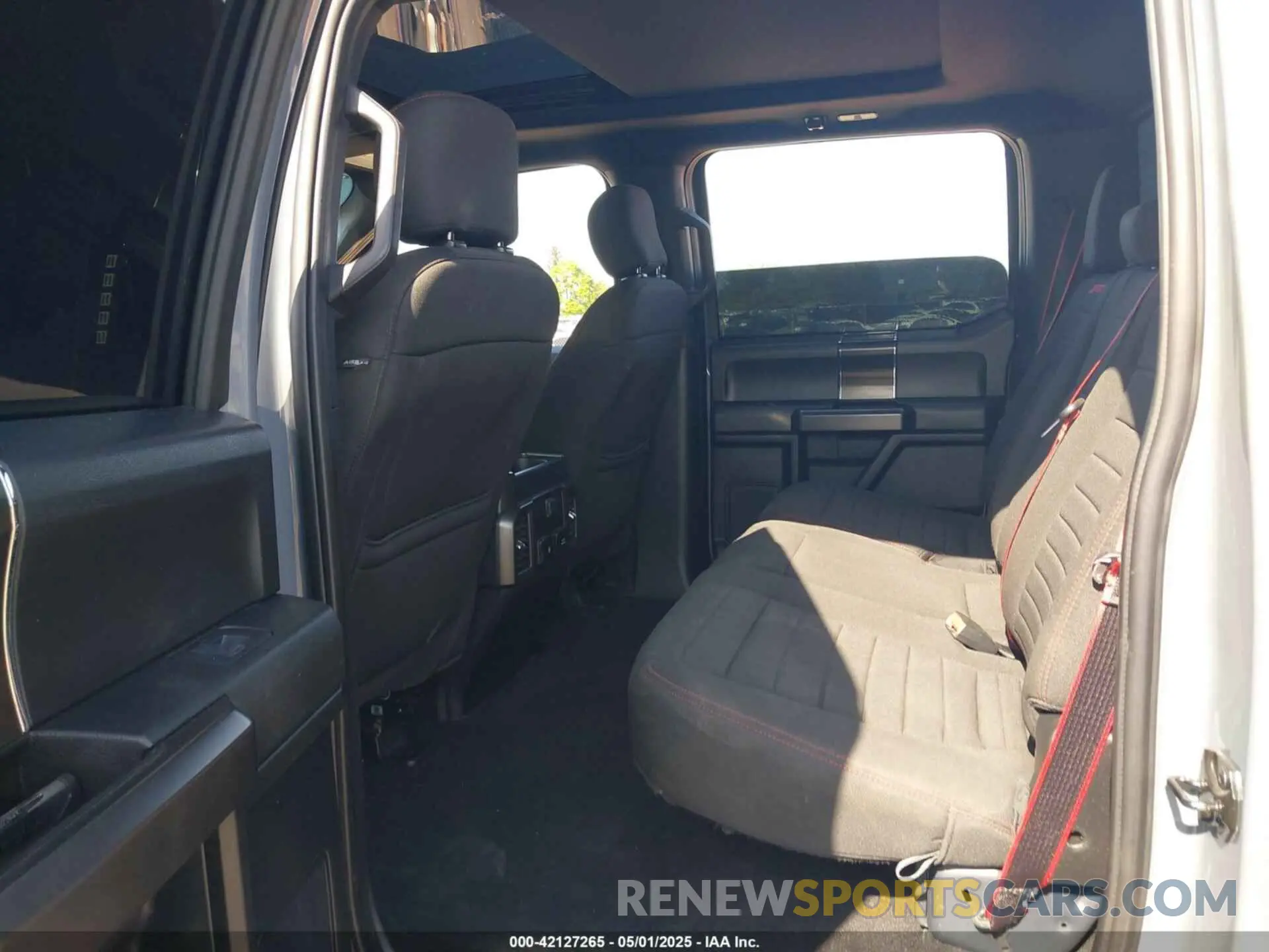 8 Photograph of a damaged car 1FTEW1E56KFB06998 FORD F-150 2019