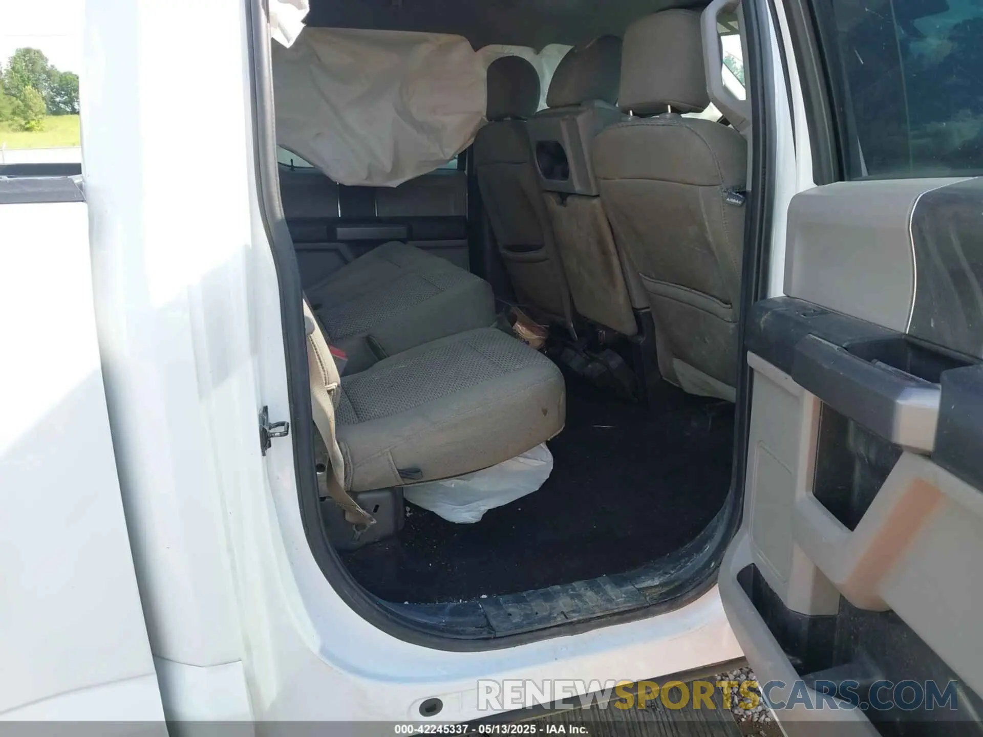 8 Фотография поврежденного автомобиля 1FTEW1E56KFB91082 FORD F-150 2019