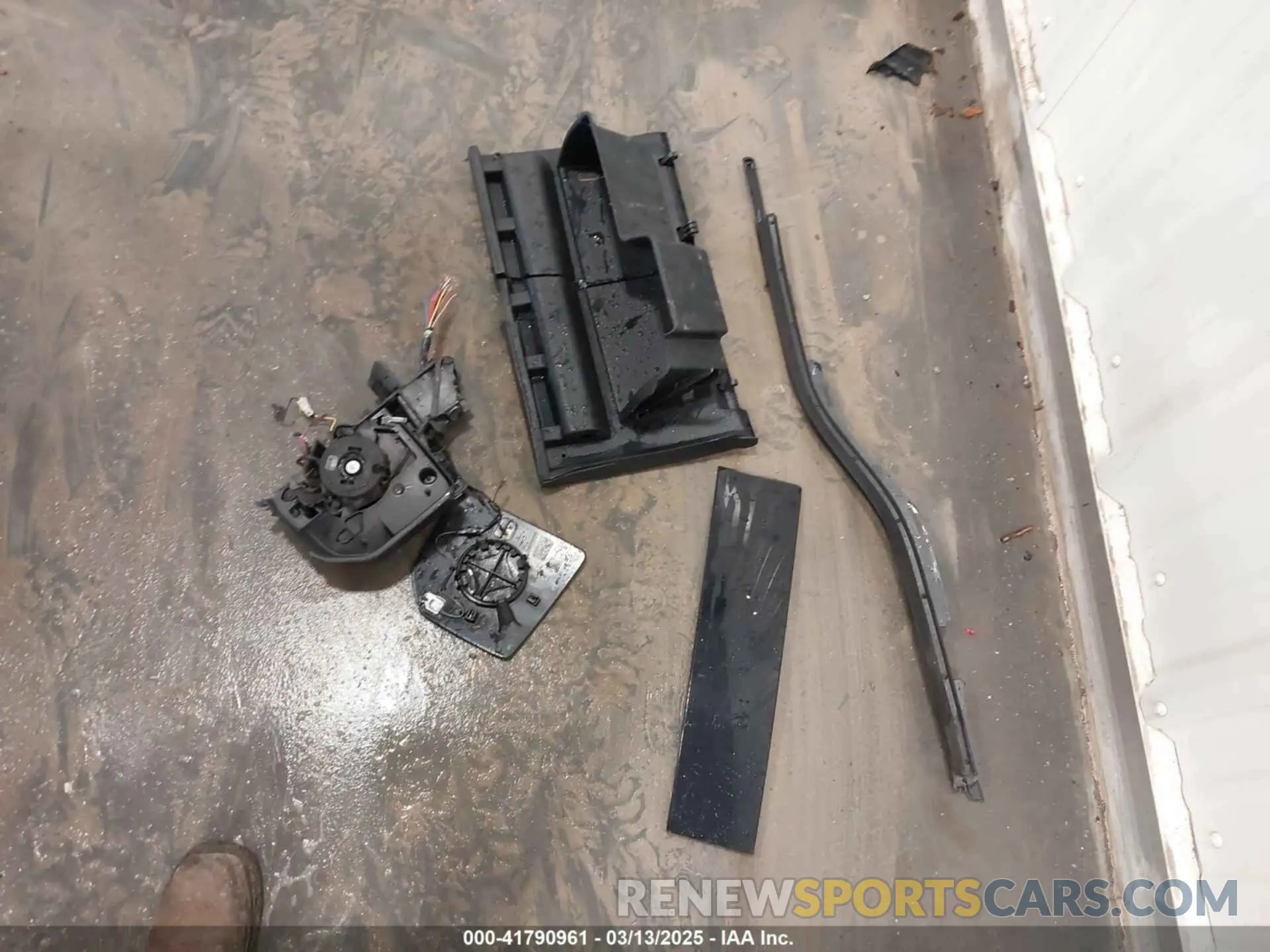 12 Фотография поврежденного автомобиля 1FTEW1E56KKC49604 FORD F-150 2019