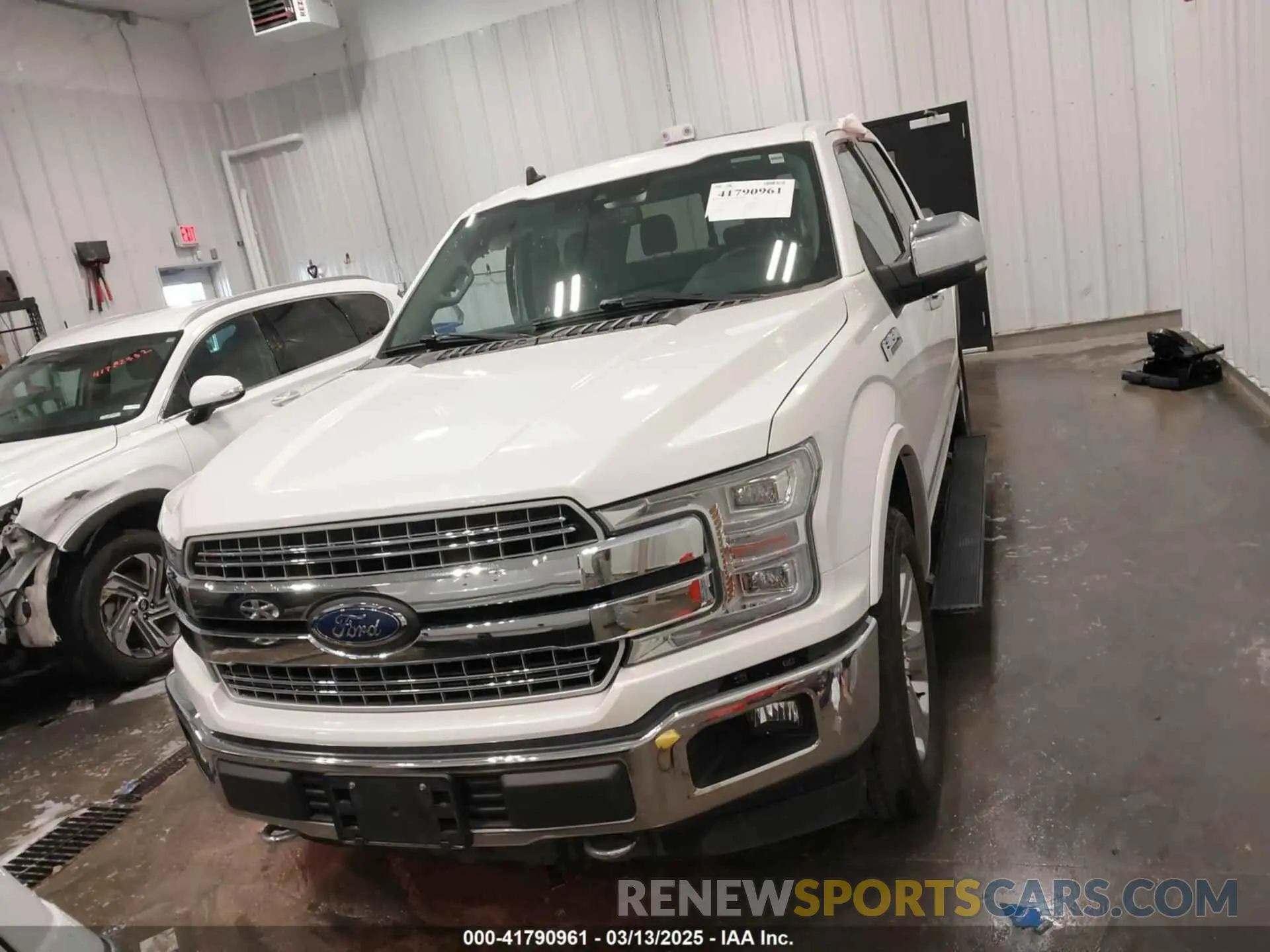 13 Фотография поврежденного автомобиля 1FTEW1E56KKC49604 FORD F-150 2019