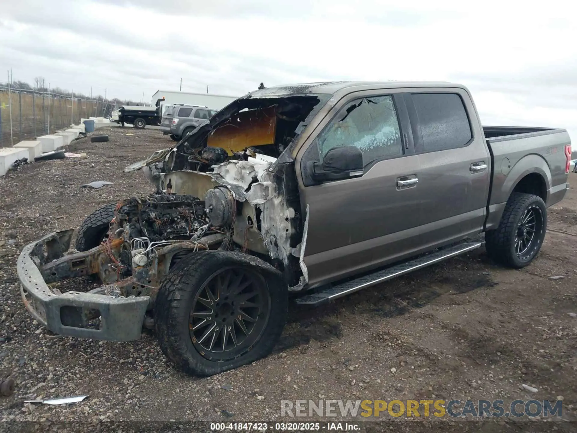 2 Photograph of a damaged car 1FTEW1E57KFB27309 FORD F-150 2019