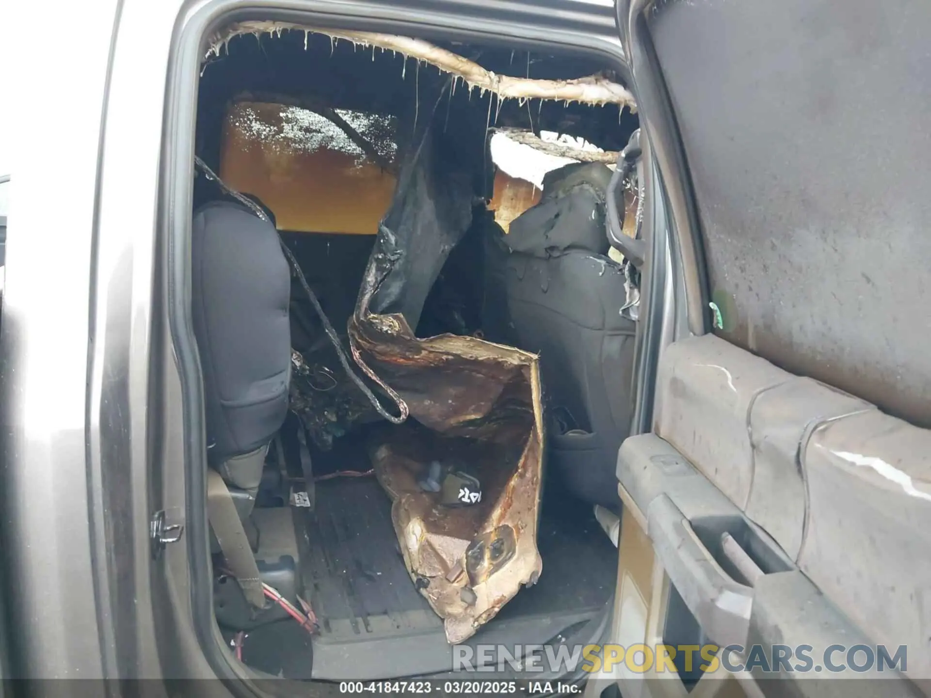8 Photograph of a damaged car 1FTEW1E57KFB27309 FORD F-150 2019
