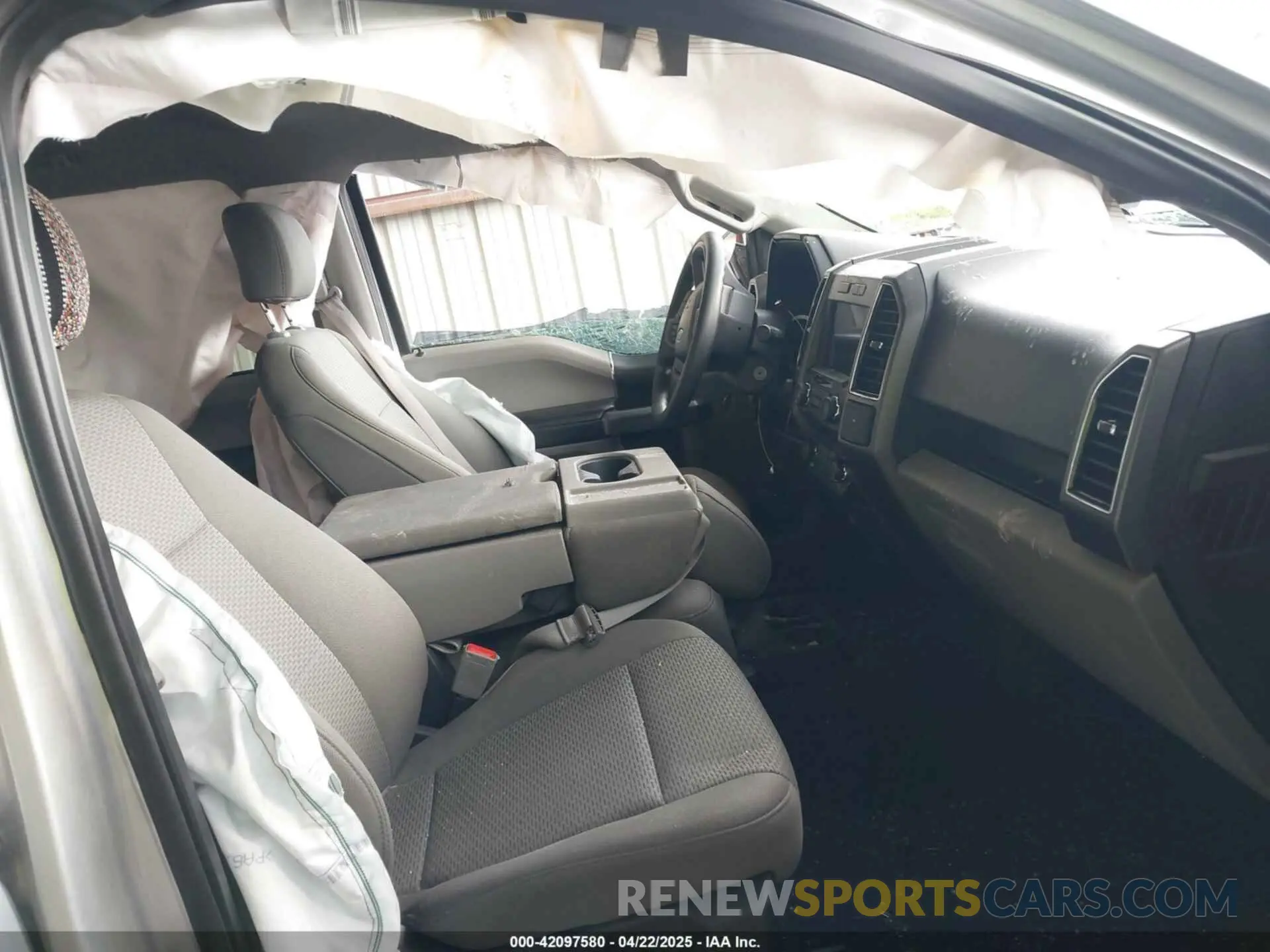 5 Photograph of a damaged car 1FTEW1E59KFA67064 FORD F-150 2019