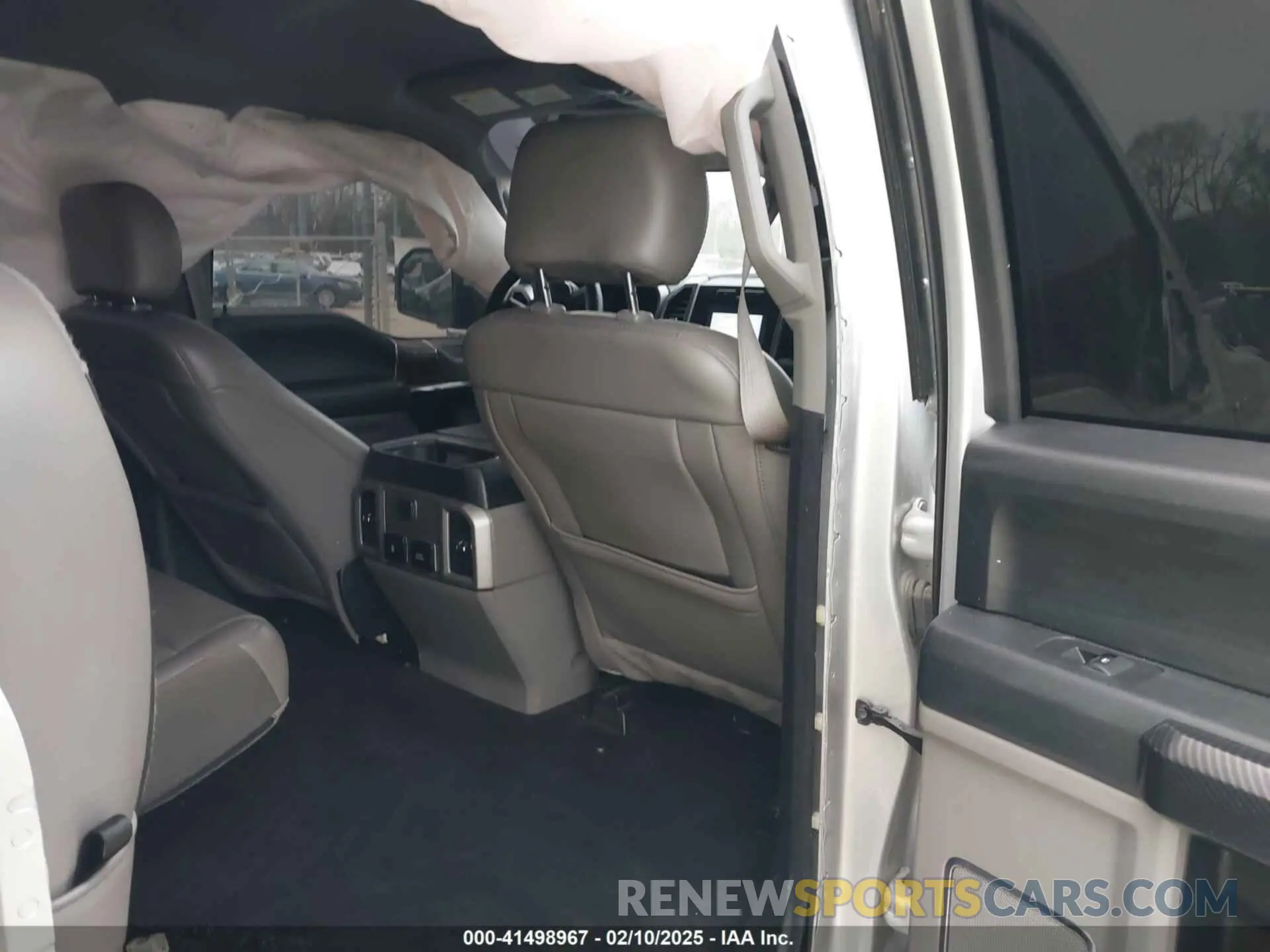 8 Photograph of a damaged car 1FTEW1E59KFC48276 FORD F-150 2019