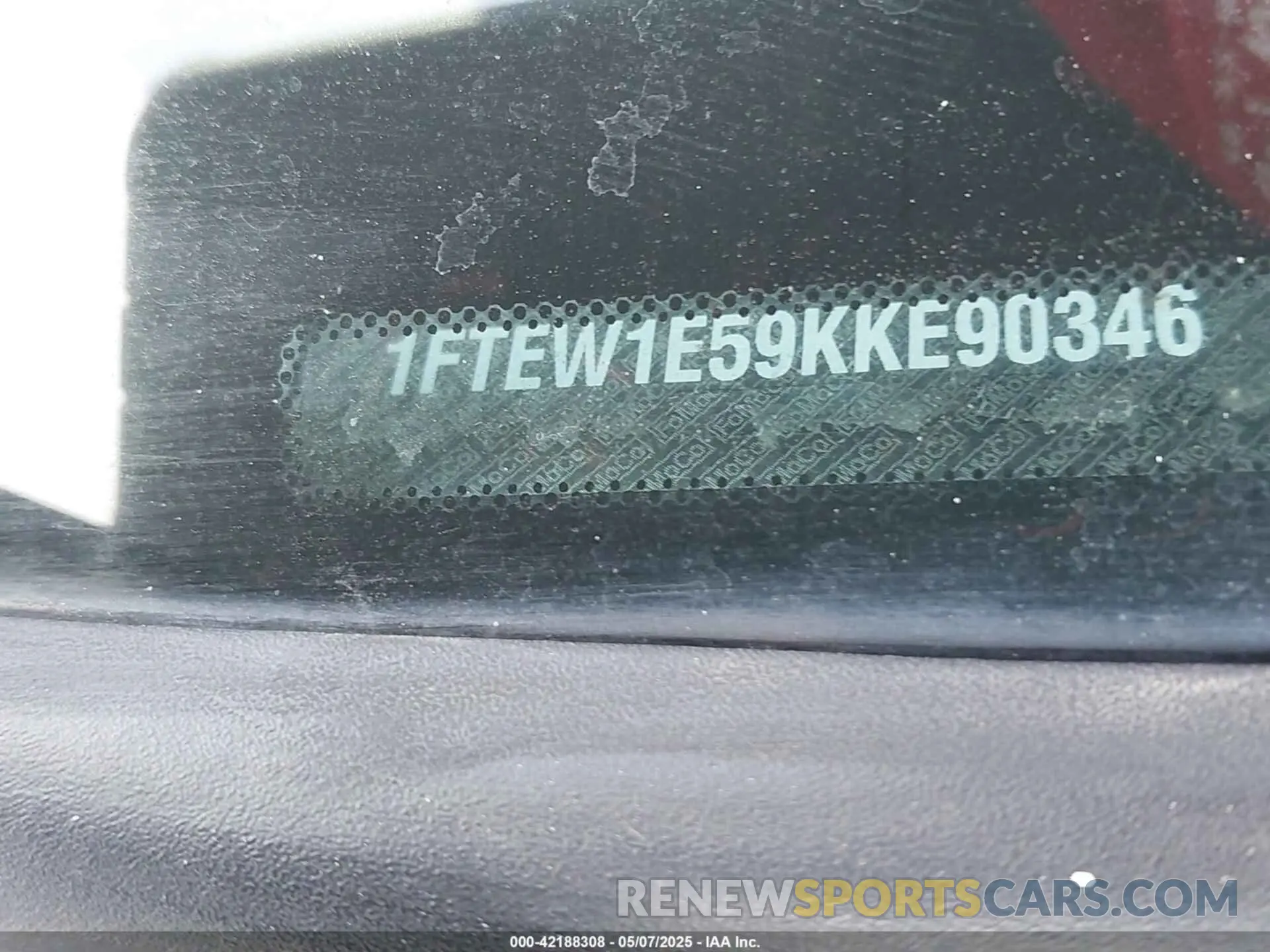 17 Photograph of a damaged car 1FTEW1E59KKE90346 FORD F-150 2019
