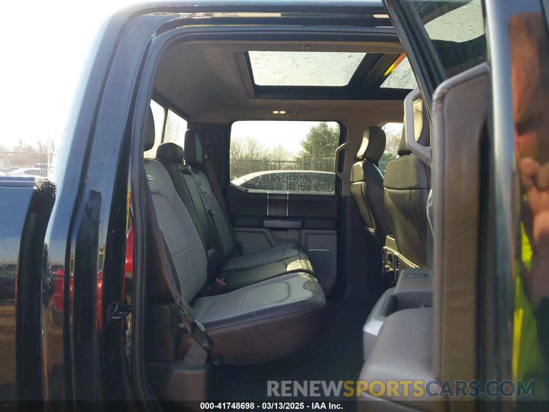 8 Photograph of a damaged car 1FTEW1EG1KFC82634 FORD F-150 2019