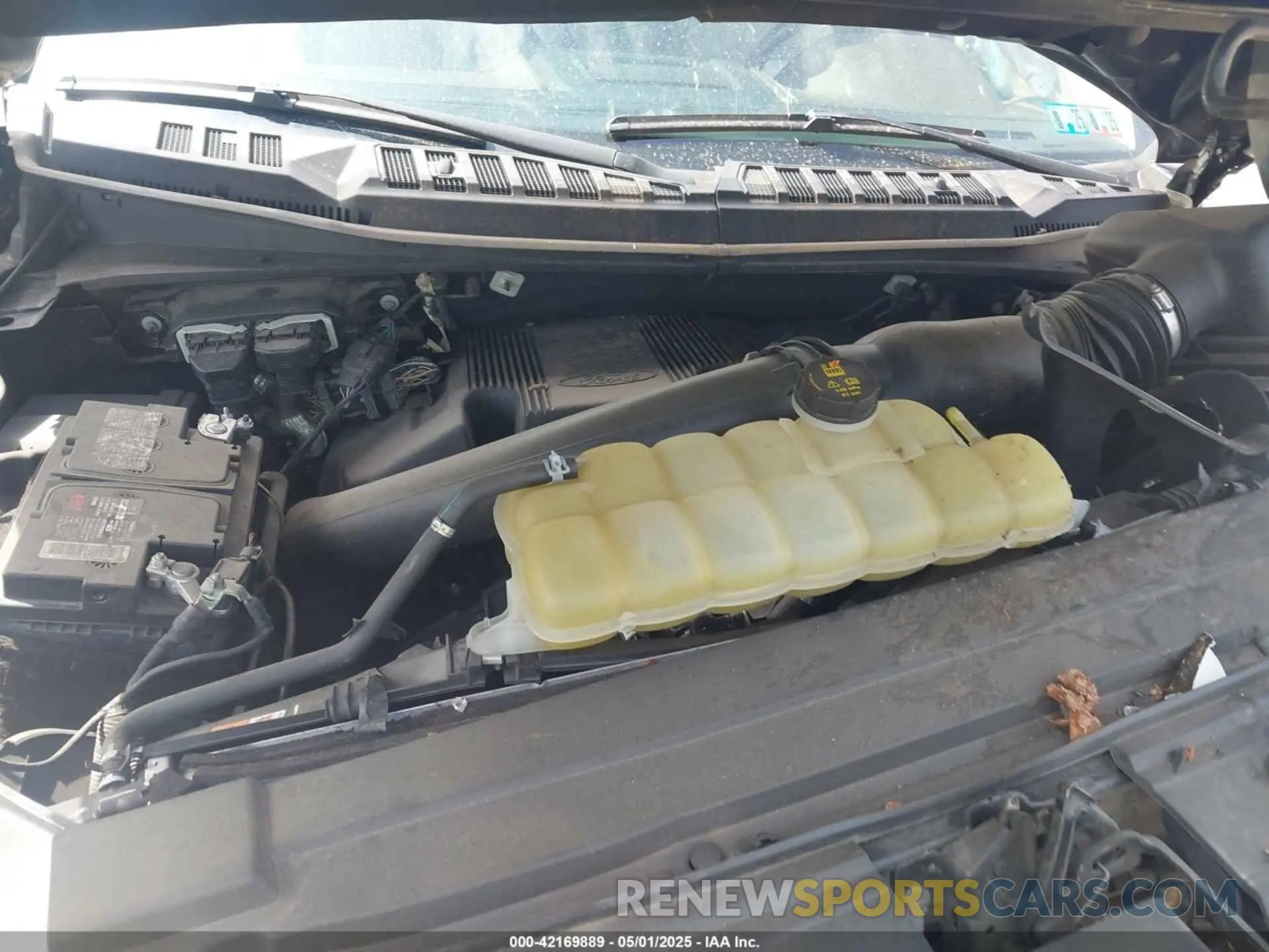 18 Photograph of a damaged car 1FTEW1EG6KFC94908 FORD F-150 2019
