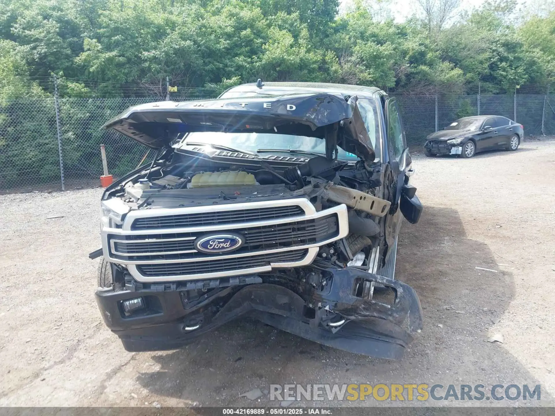 19 Photograph of a damaged car 1FTEW1EG6KFC94908 FORD F-150 2019