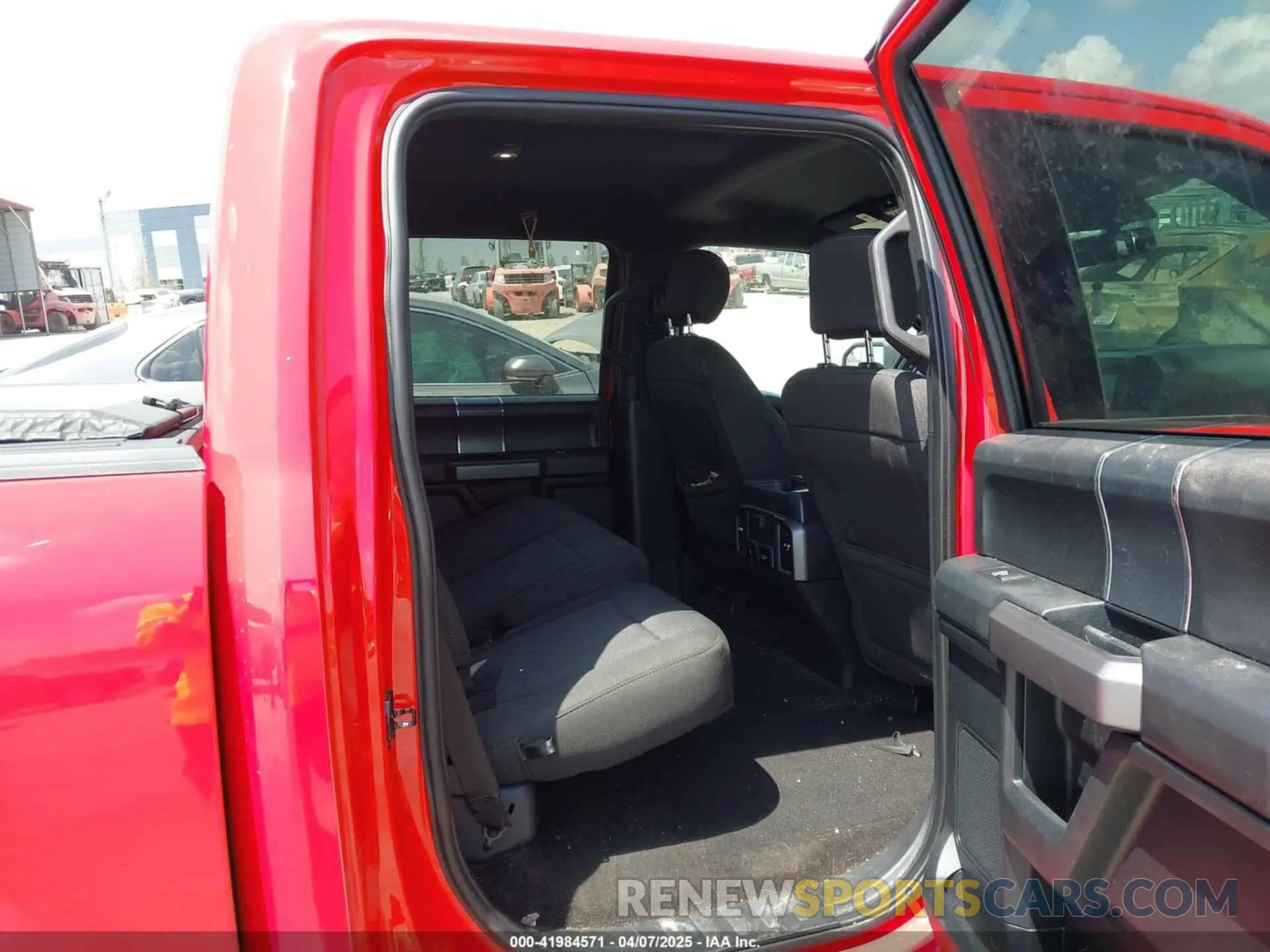 8 Фотография поврежденного автомобиля 1FTEW1EP0KFA98110 FORD F-150 2019