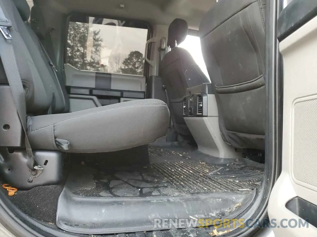 10 Photograph of a damaged car 1FTEW1EP2KKE35500 FORD F-150 2019