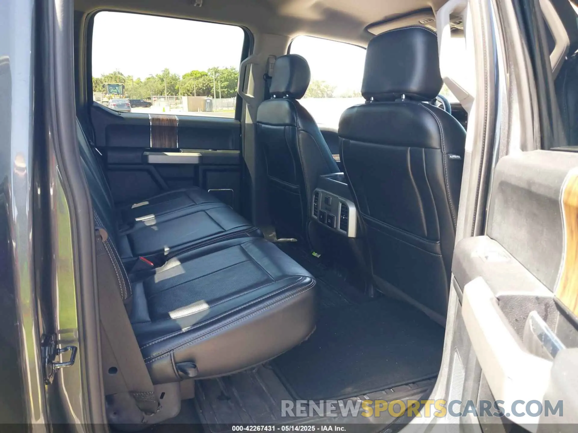 8 Photograph of a damaged car 1FTEW1EP5KFB43316 FORD F-150 2019