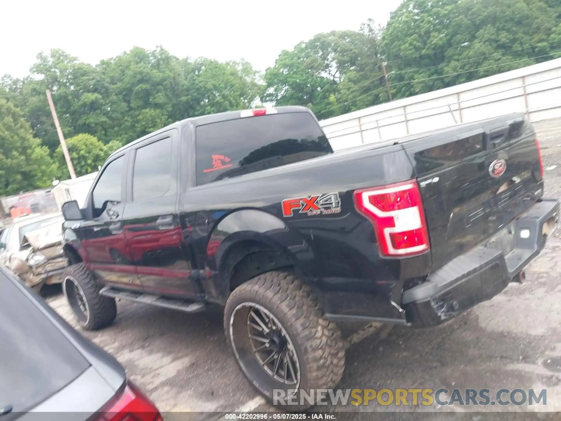 14 Photograph of a damaged car 1FTEW1EP5KKD10667 FORD F-150 2019