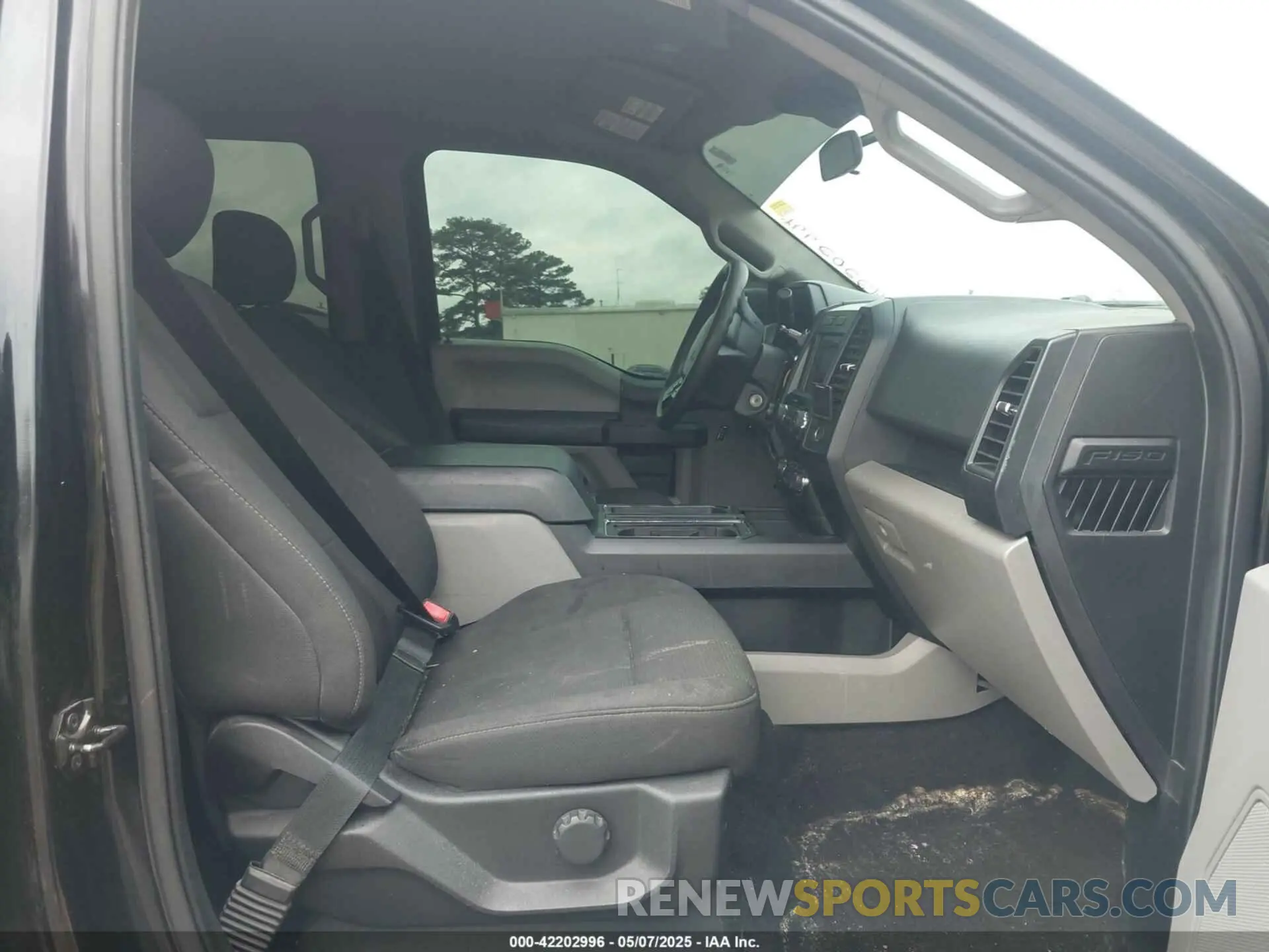 5 Photograph of a damaged car 1FTEW1EP5KKD10667 FORD F-150 2019