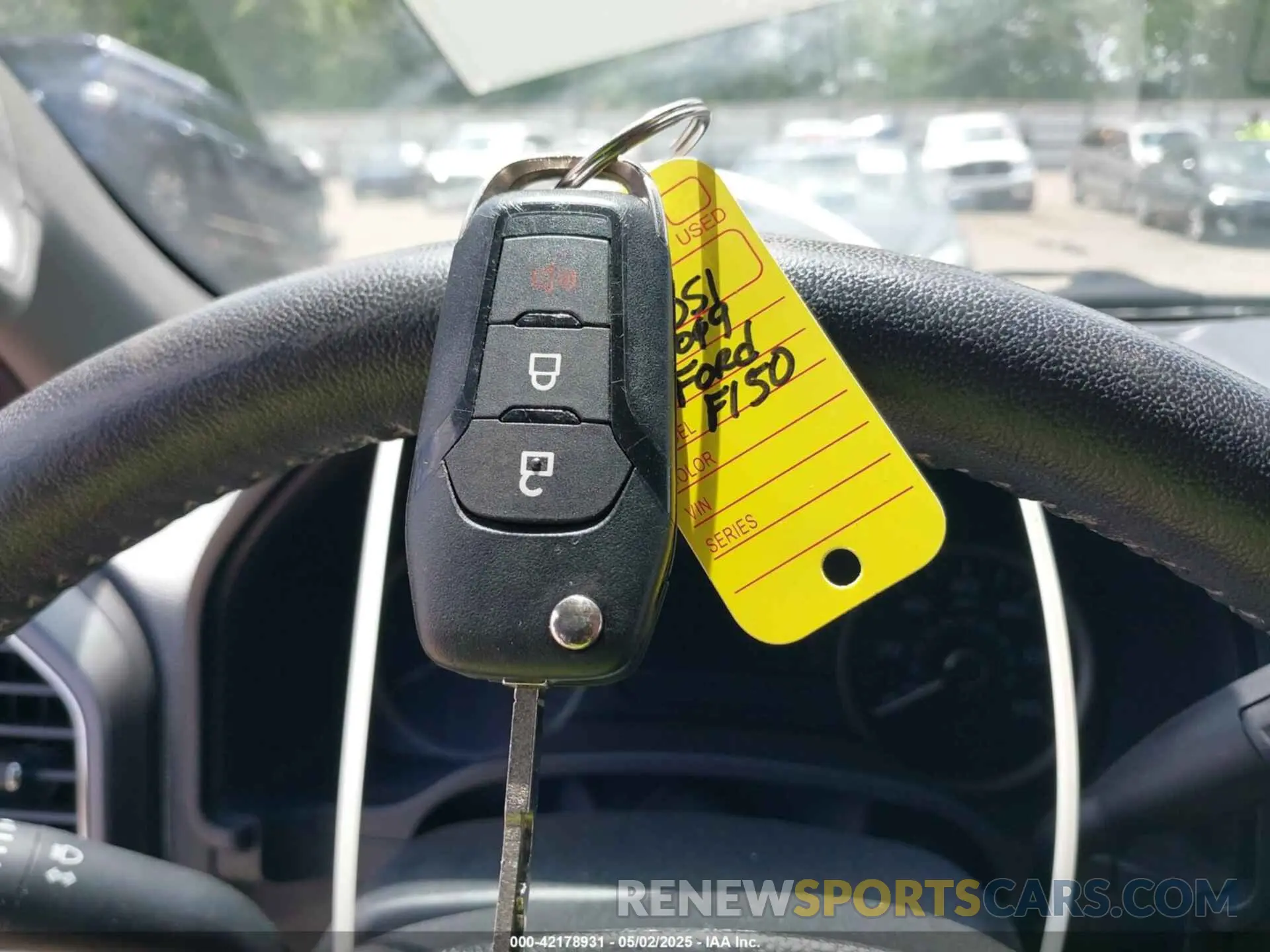 11 Photograph of a damaged car 1FTEW1EPXKFD43611 FORD F-150 2019
