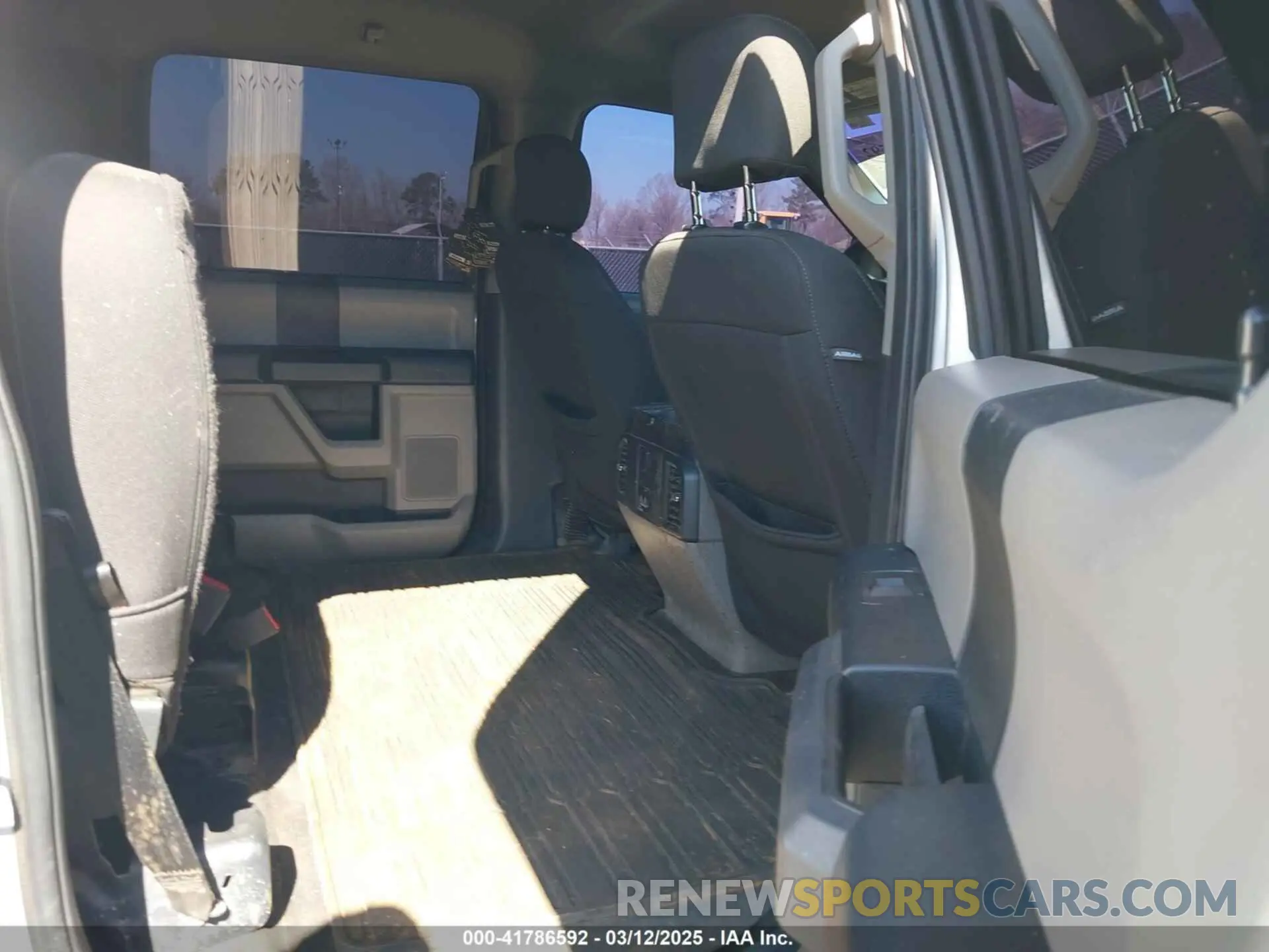 8 Photograph of a damaged car 1FTEW1EPXKKE73220 FORD F-150 2019