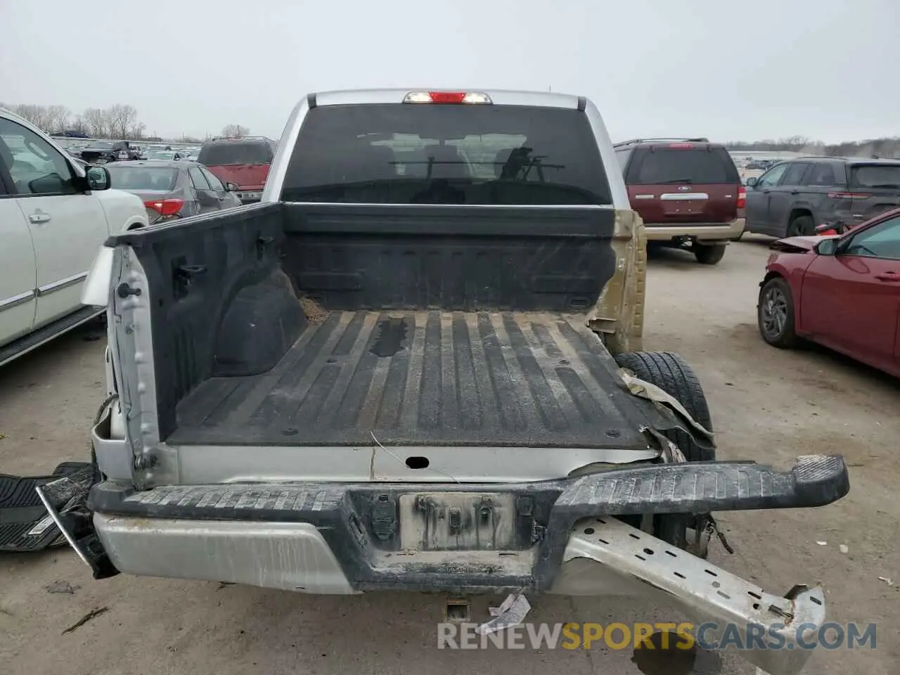 6 Photograph of a damaged car 1FTEW1EPXKKF27549 FORD F-150 2019
