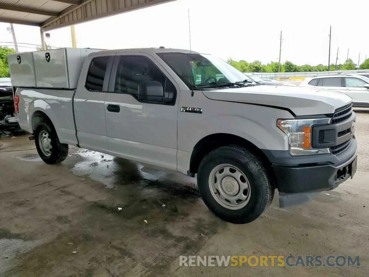 4 Photograph of a damaged car 1FTEX1C45KKE83479 FORD F-150 2019