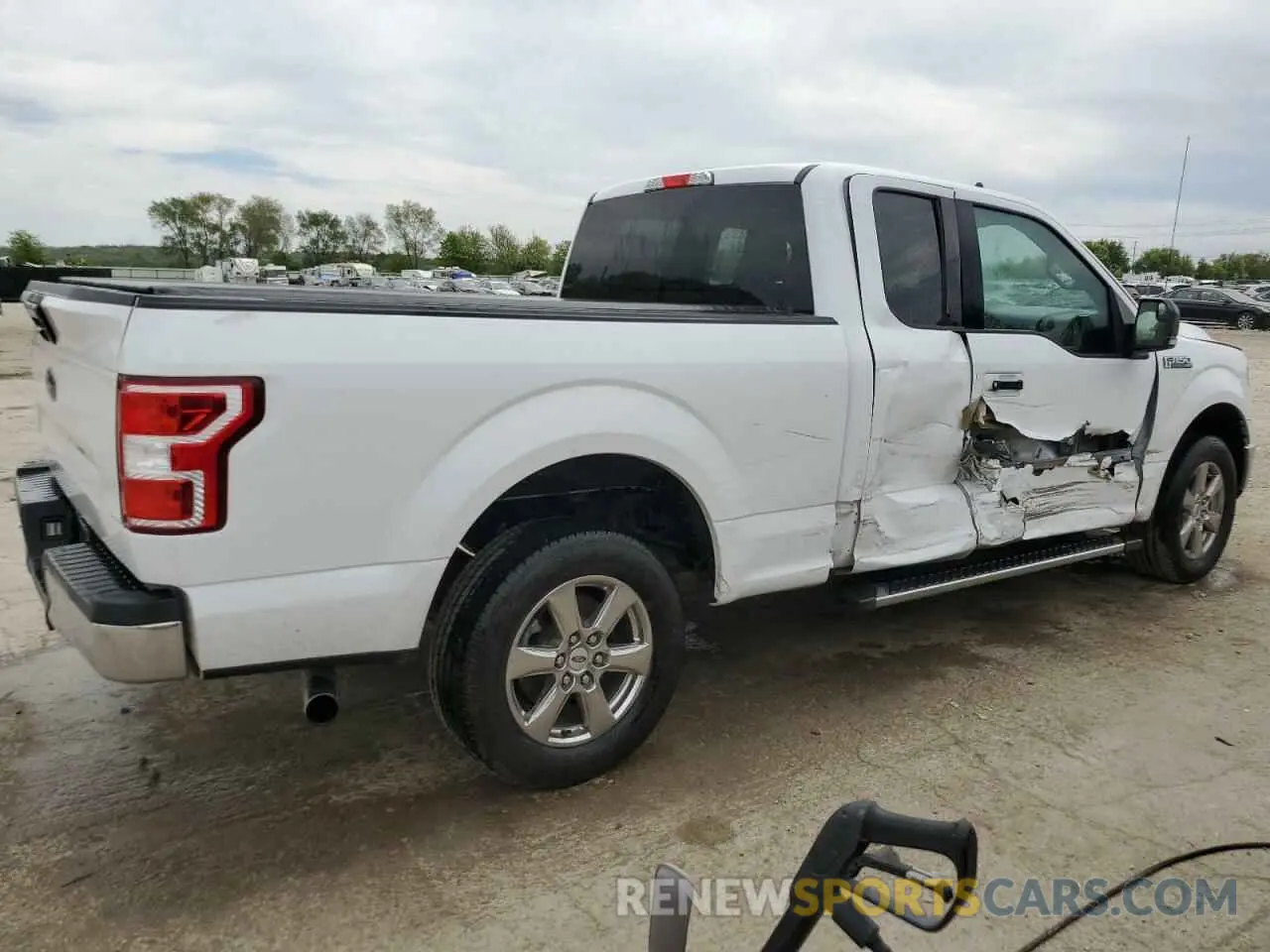 3 Photograph of a damaged car 1FTEX1C52KKF33456 FORD F-150 2019