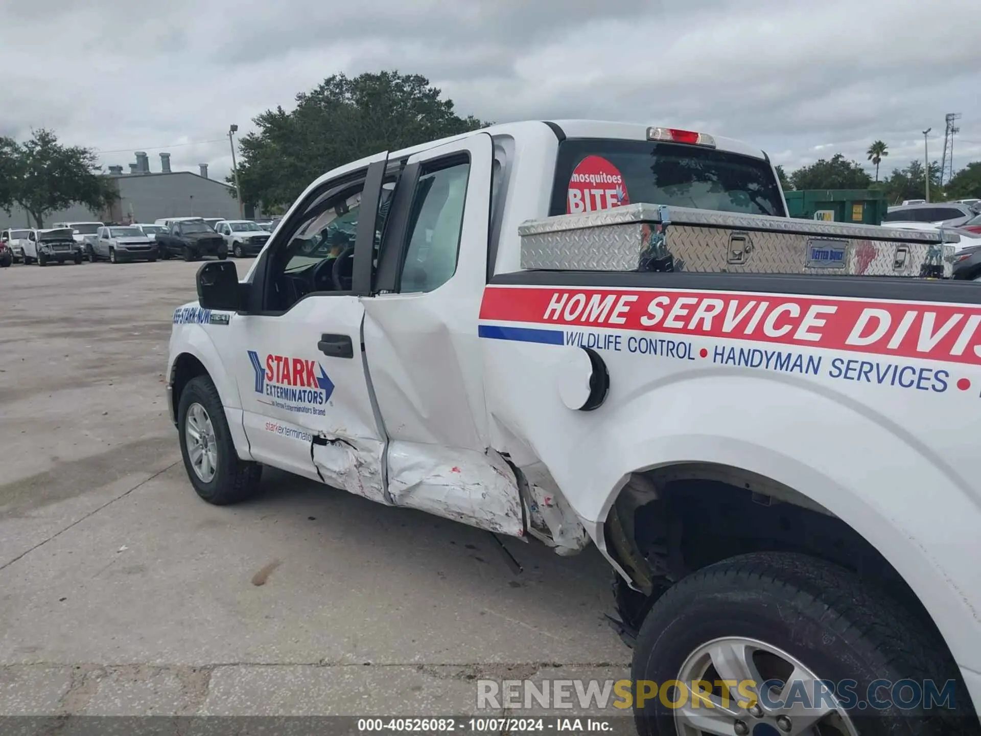 17 Photograph of a damaged car 1FTEX1CB0KKE51747 FORD F-150 2019