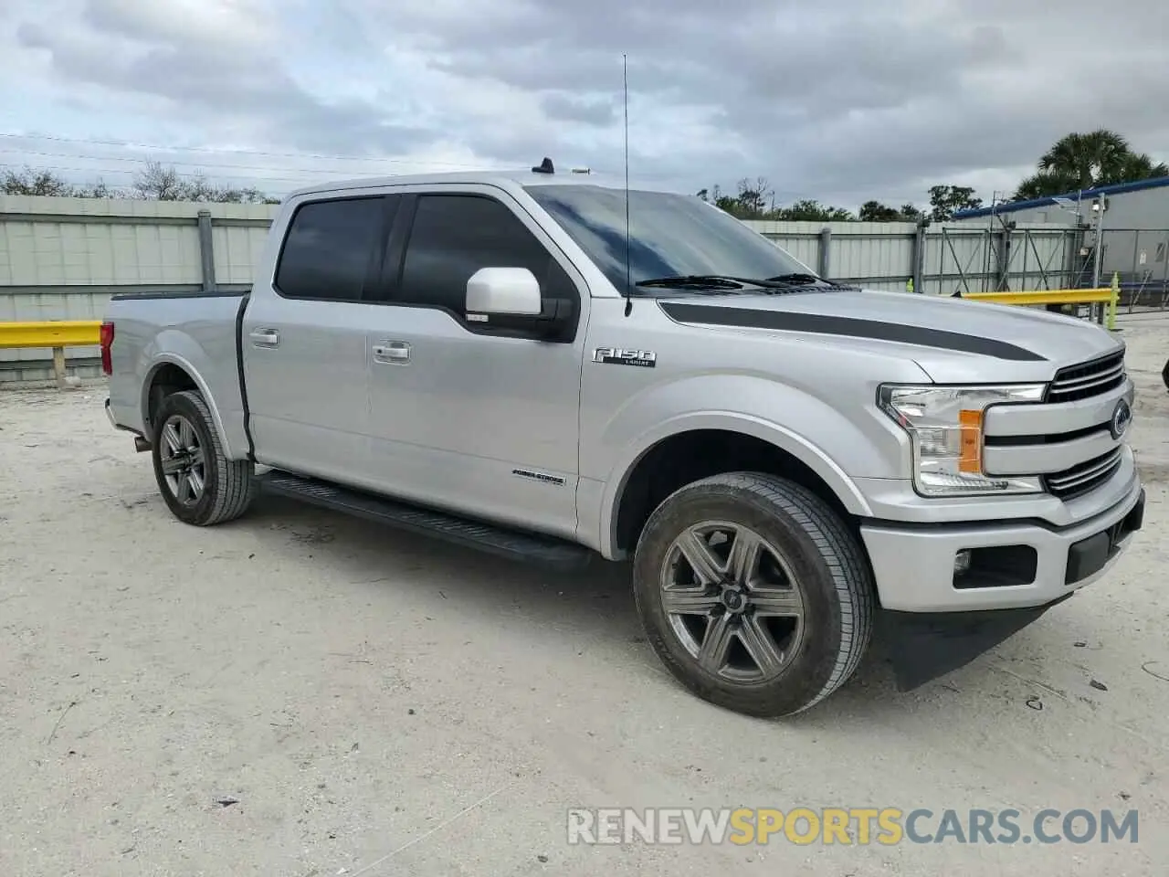 4 Photograph of a damaged car 1FTFW1C11KFB77580 FORD F-150 2019