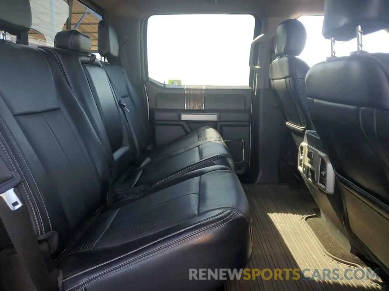 10 Фотография поврежденного автомобиля 1FTFW1E14KFA41716 FORD F-150 2019