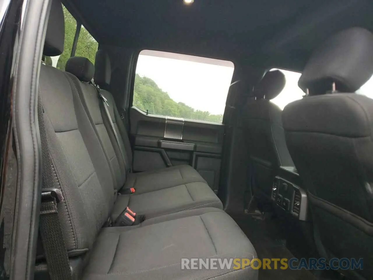 10 Photograph of a damaged car 1FTFW1E48KFB30215 FORD F-150 2019